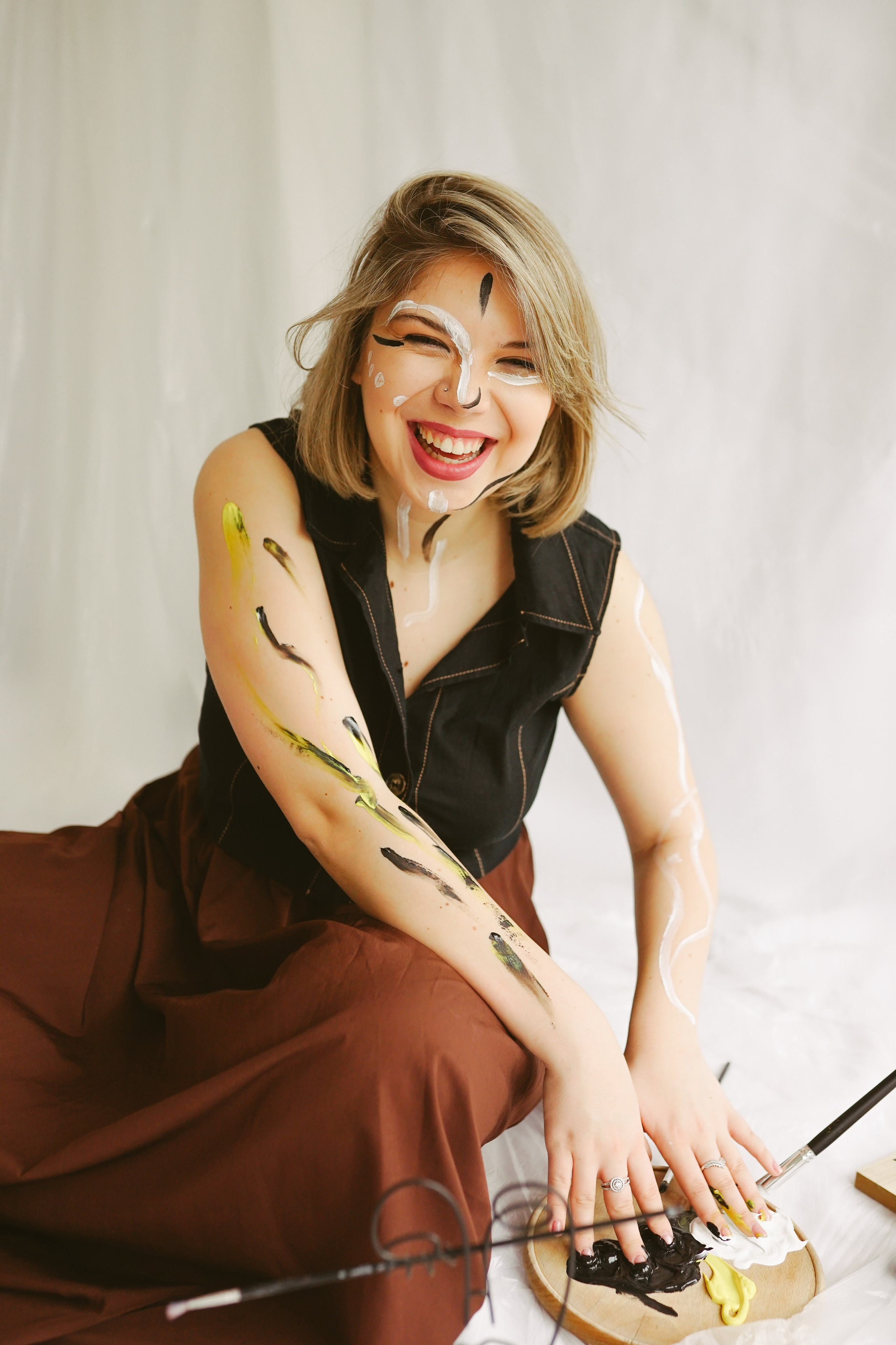 Fotografie de Portret Brașov | Artist Mădălina Beda. Madalina Beda- Artist vizual, fotograf, doula la nastere, consultant babywearing Brasov si in toata tara