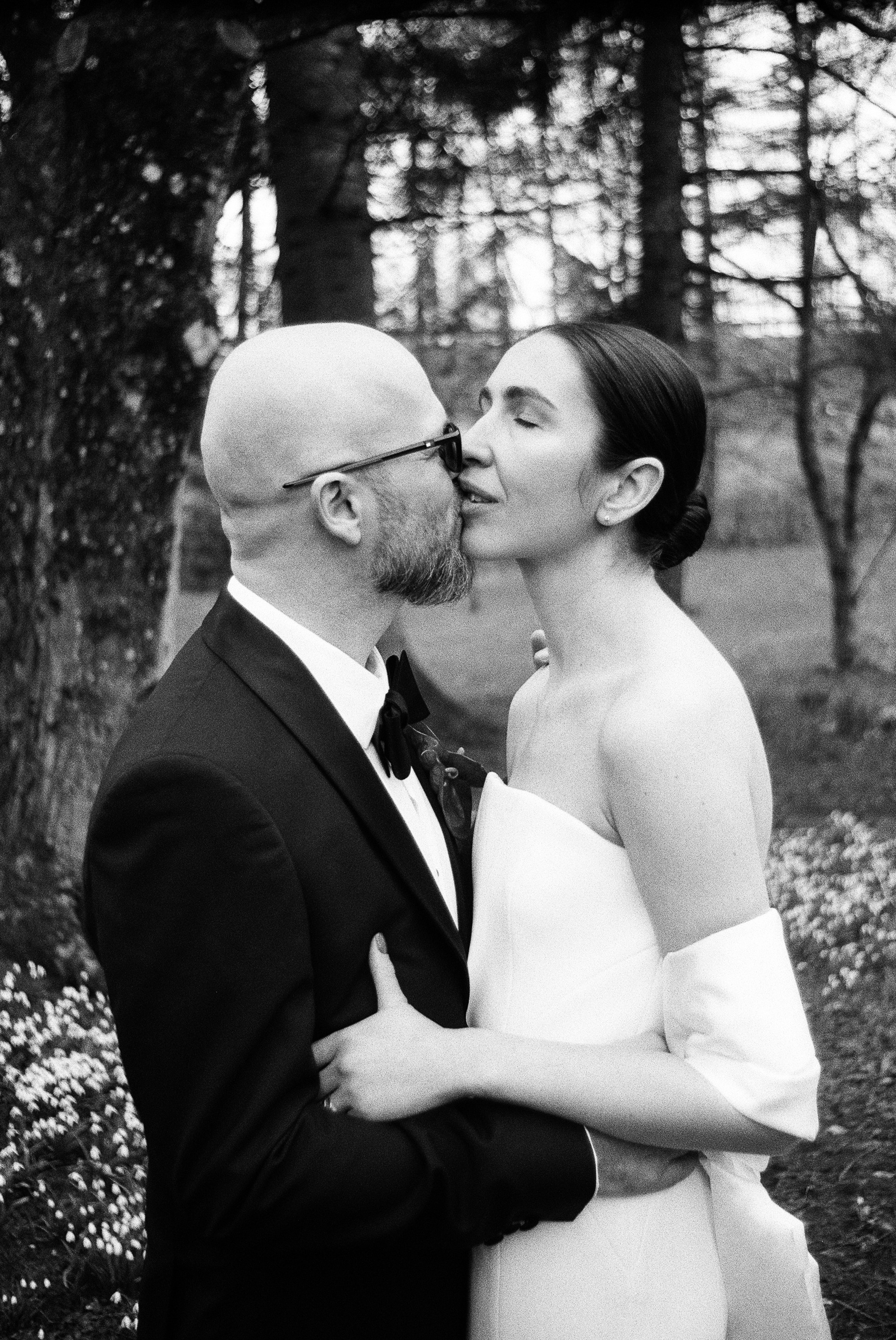 Wedding on Black n White Film. Molfar Visuals