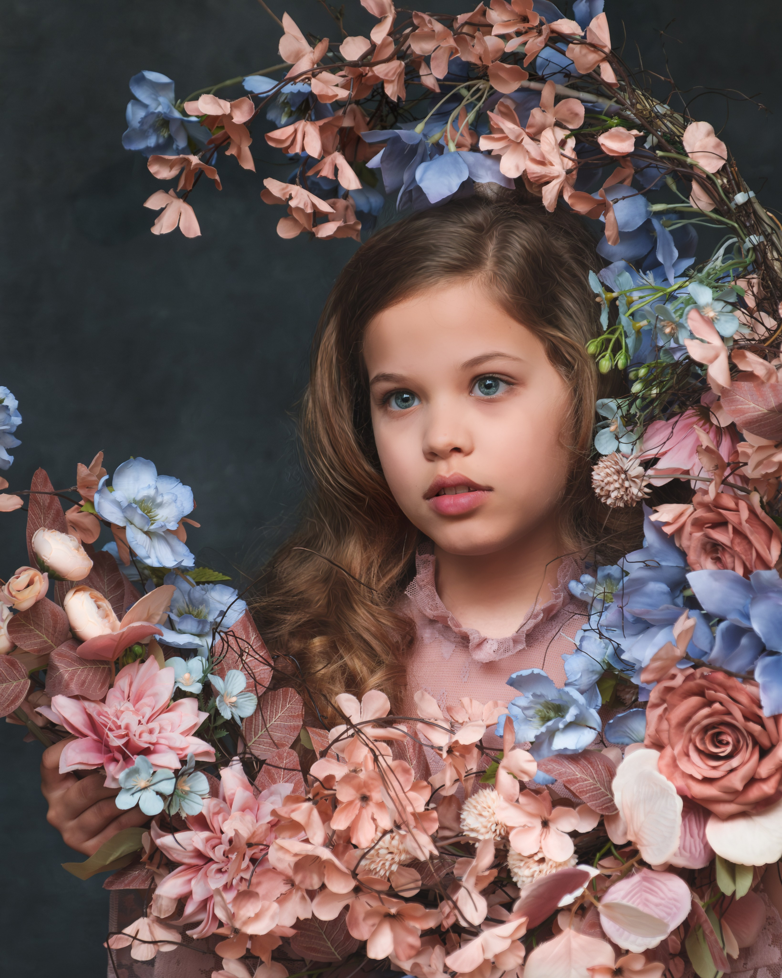 Ritratti di Bambini | Emozioni e Innocenza in Fotografia. Fotografa maternity, family e business a Pomezia e Roma – Simona Henkel