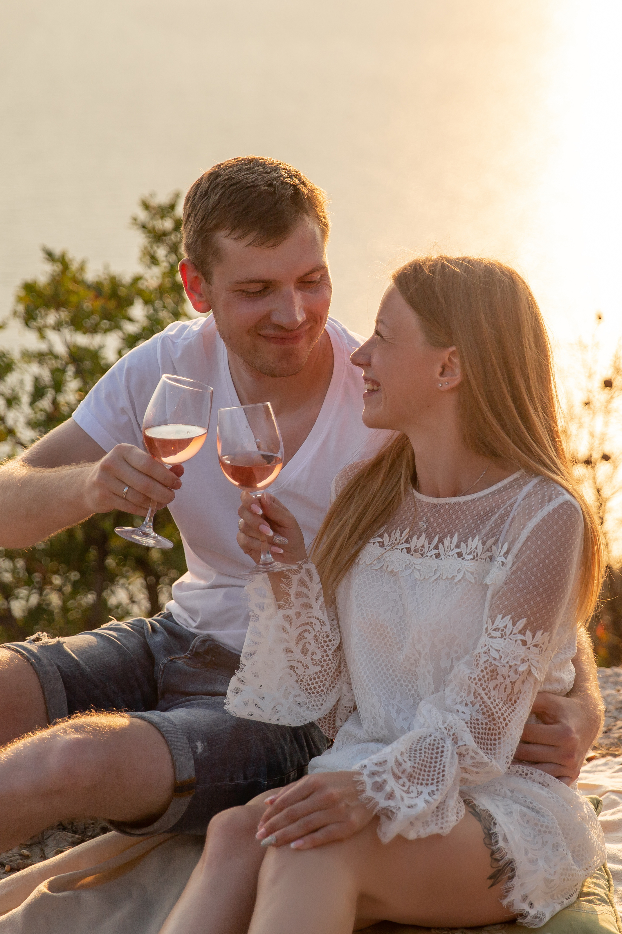 Schönheit der Bucht von Budva und der Insel Sveti-Stefan