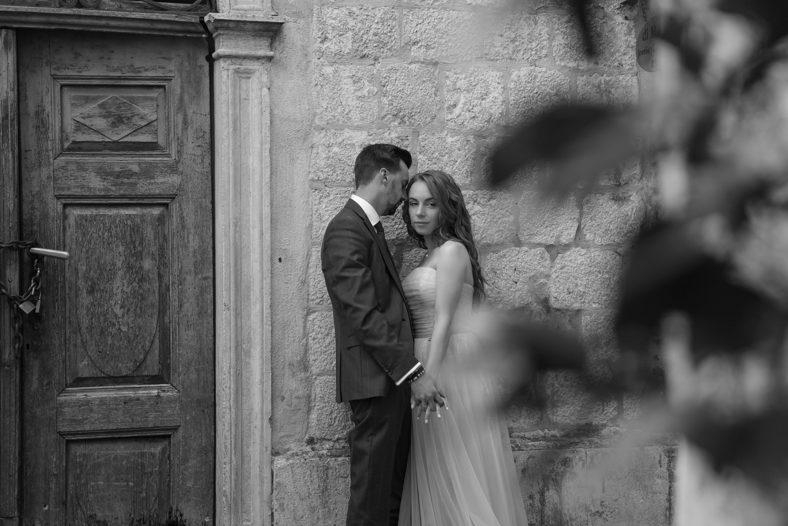 Свадебная фотосессия в Черногории - прогулка по старому городу Котор