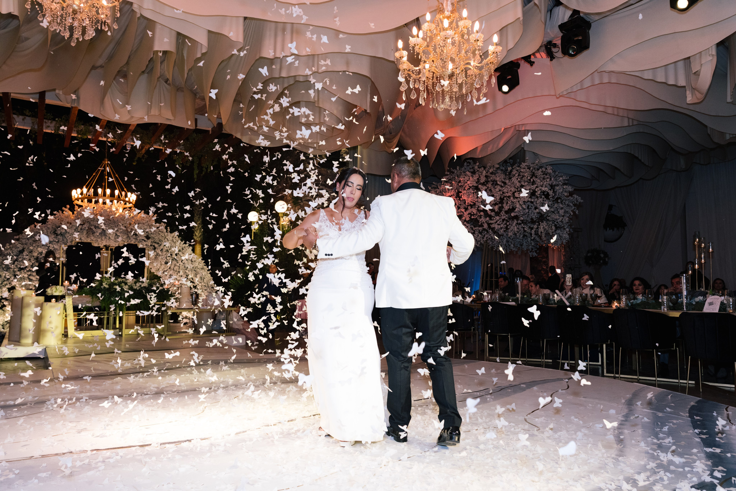 Alejandra y Salvador. Principal