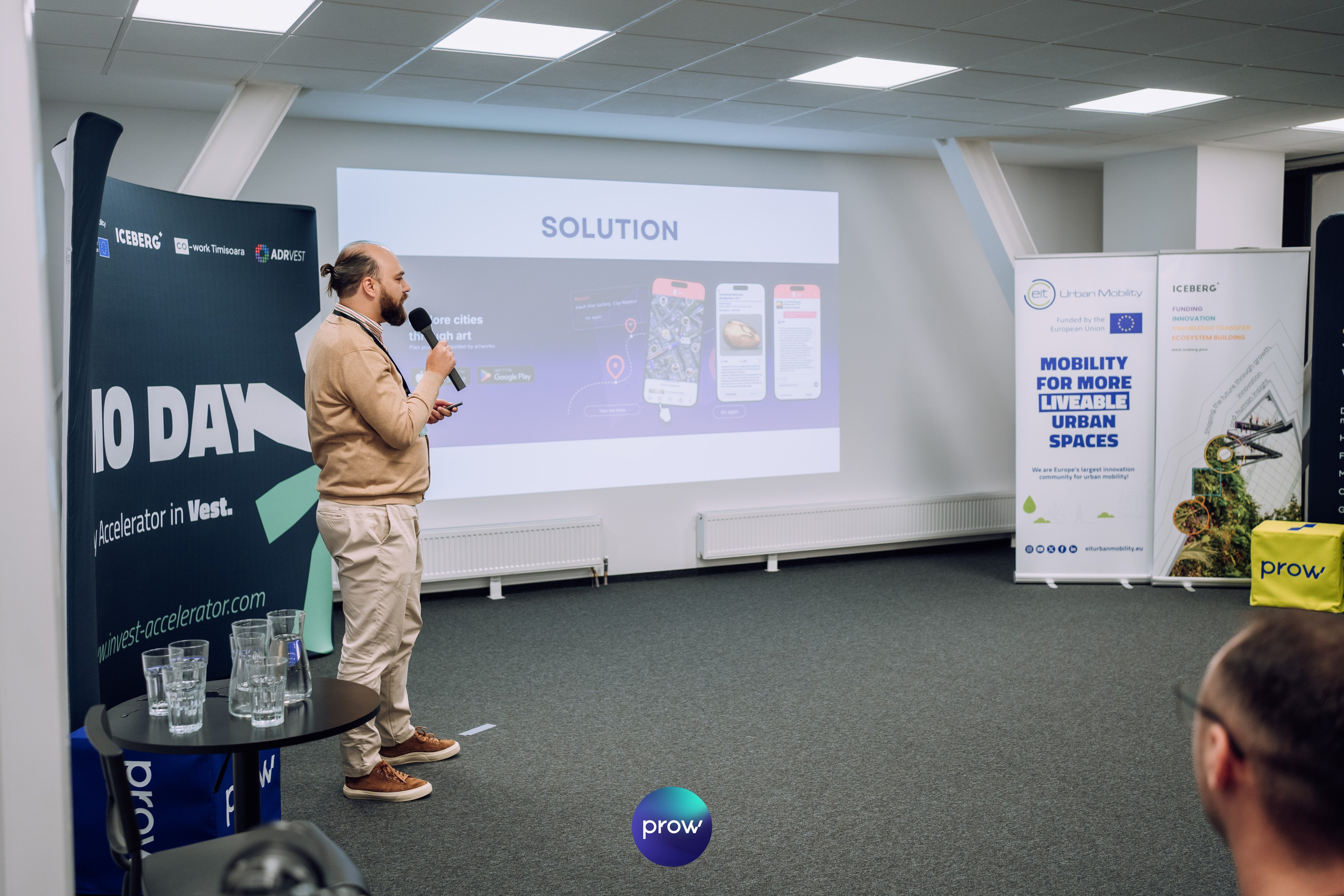 InVest DemoDay @ Cowork. Cozac Cristian Photographer