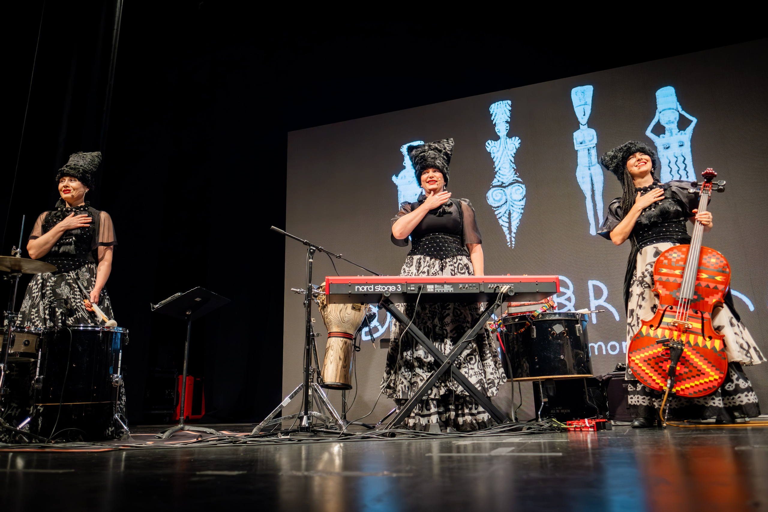 DAKHA BRAKHA. Reportage concert portrait photography in the San Francisco Bay Area