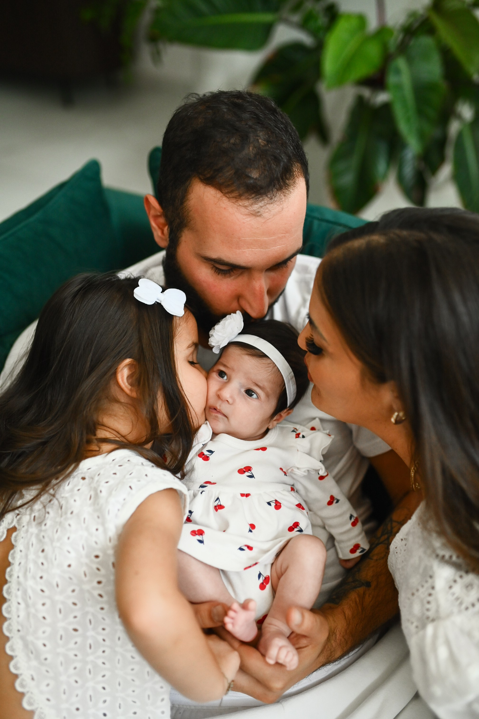 Home Family Photoshoot. WELCOME