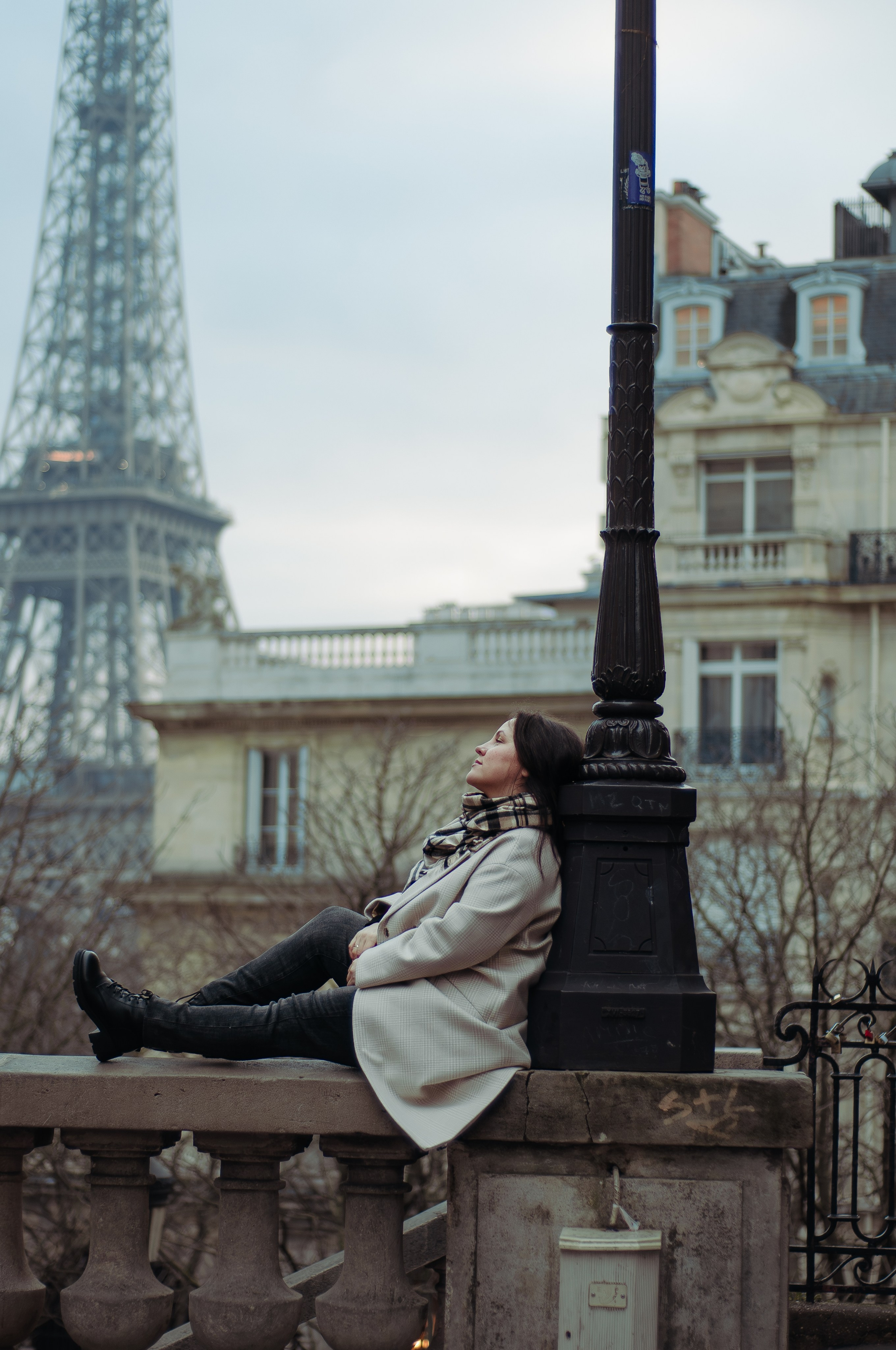 Зимняя фотосессия у Эйфелевой башни. Фотограф в Париже Полина Осипова
