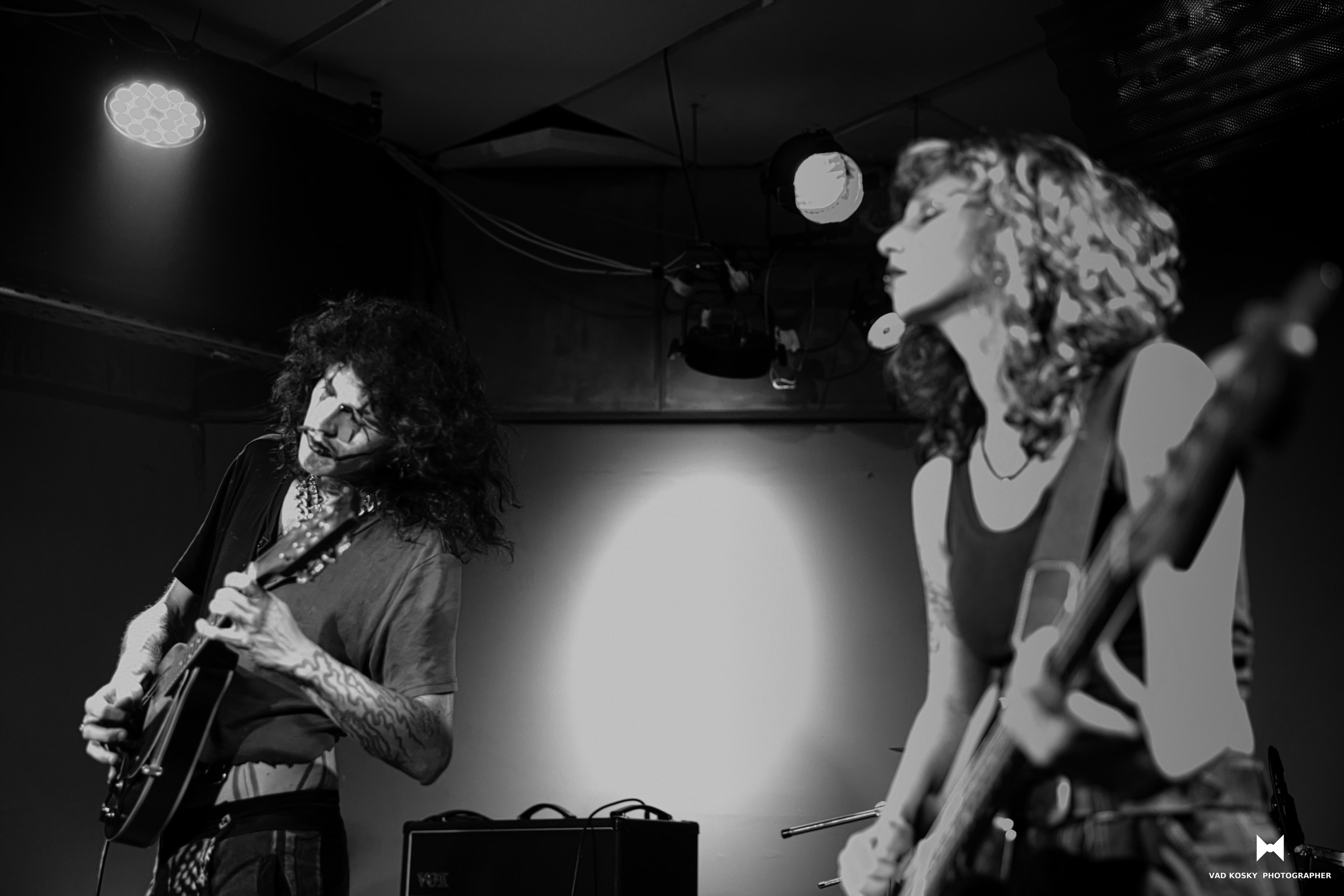 Crimson bass — Mary Bar Haifa 28.11.25. Vad Kosky Photographer