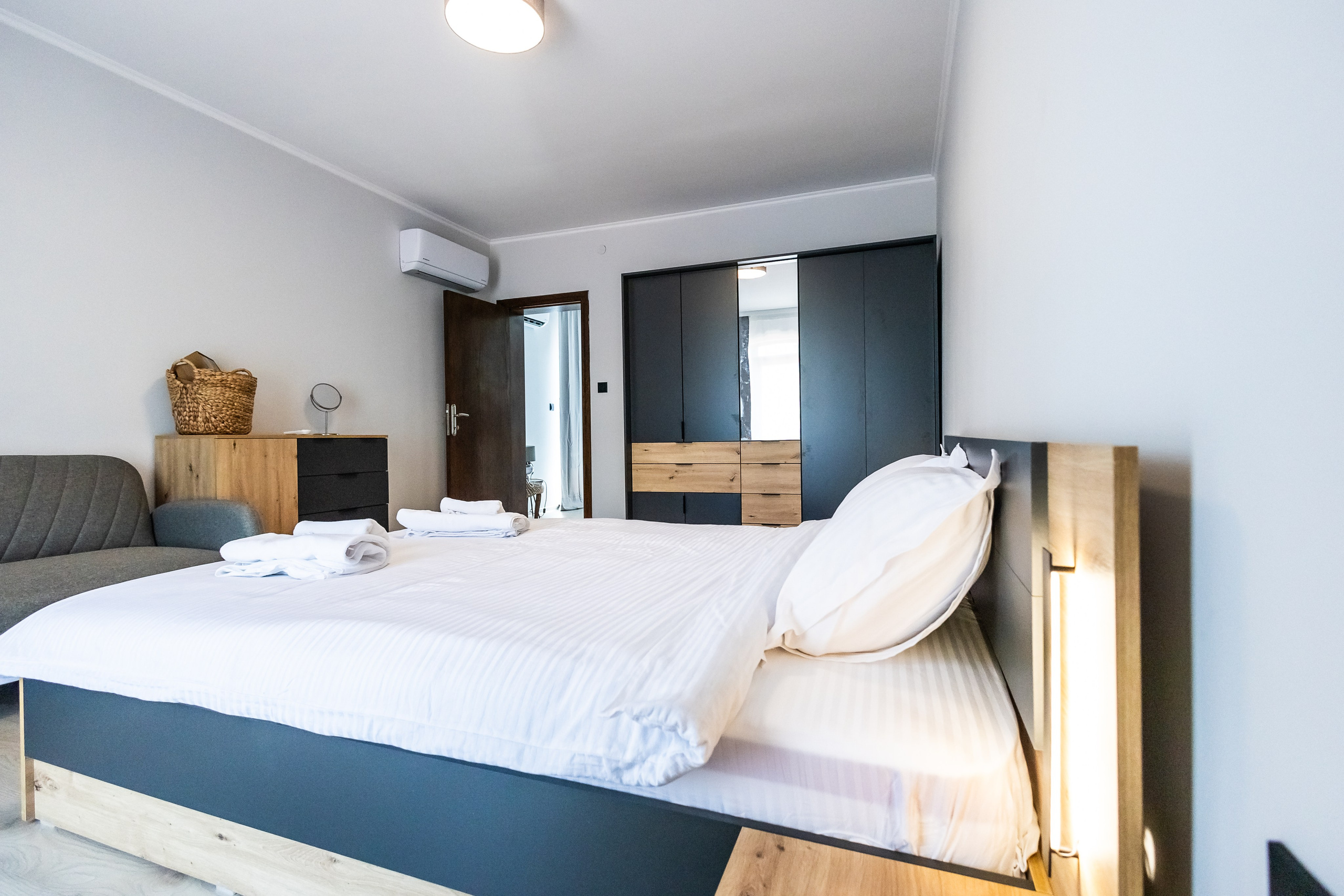 Хотел. Фотограф Ирина Йотова