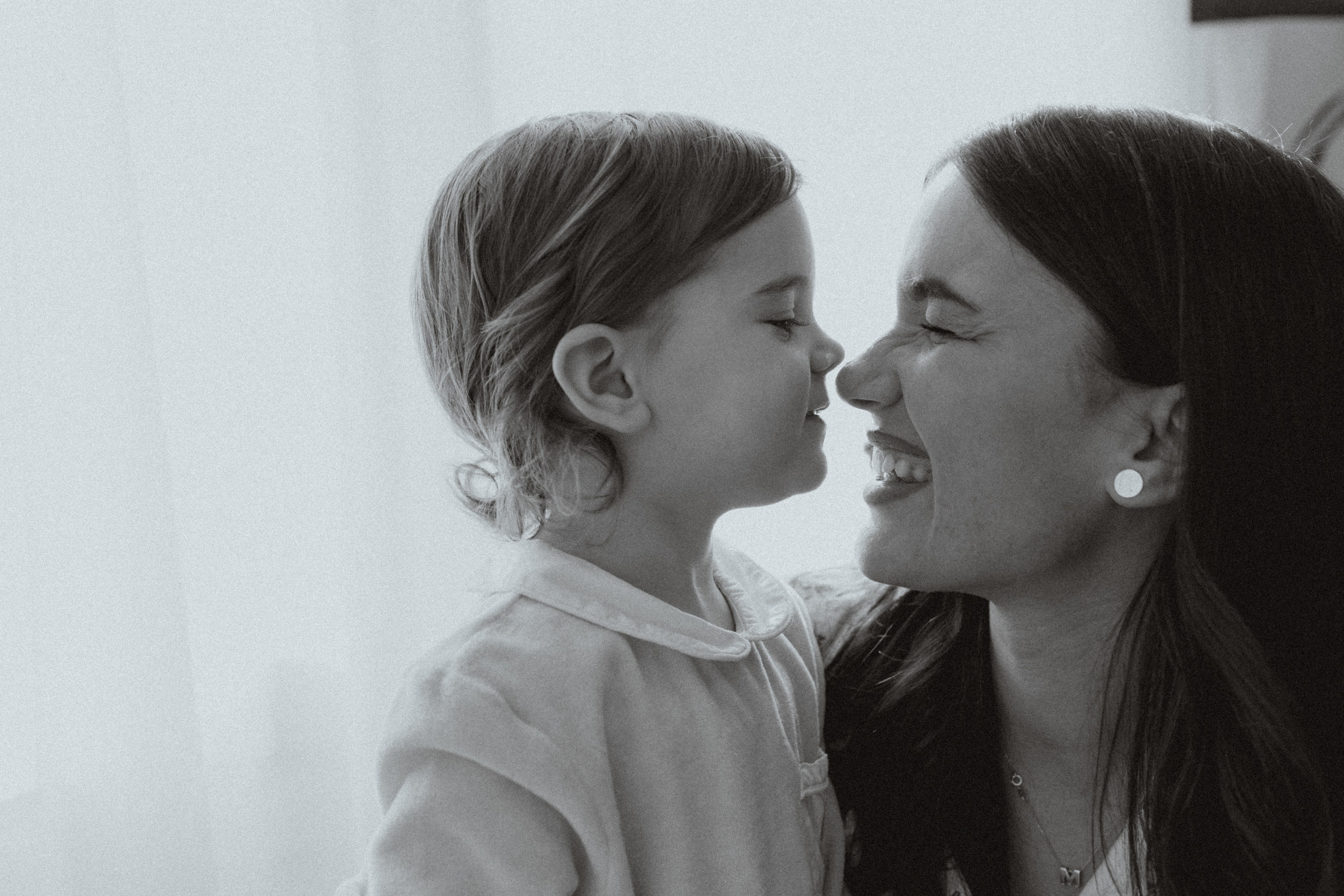 Customer Satisfaction. Family and Wedding Photographer