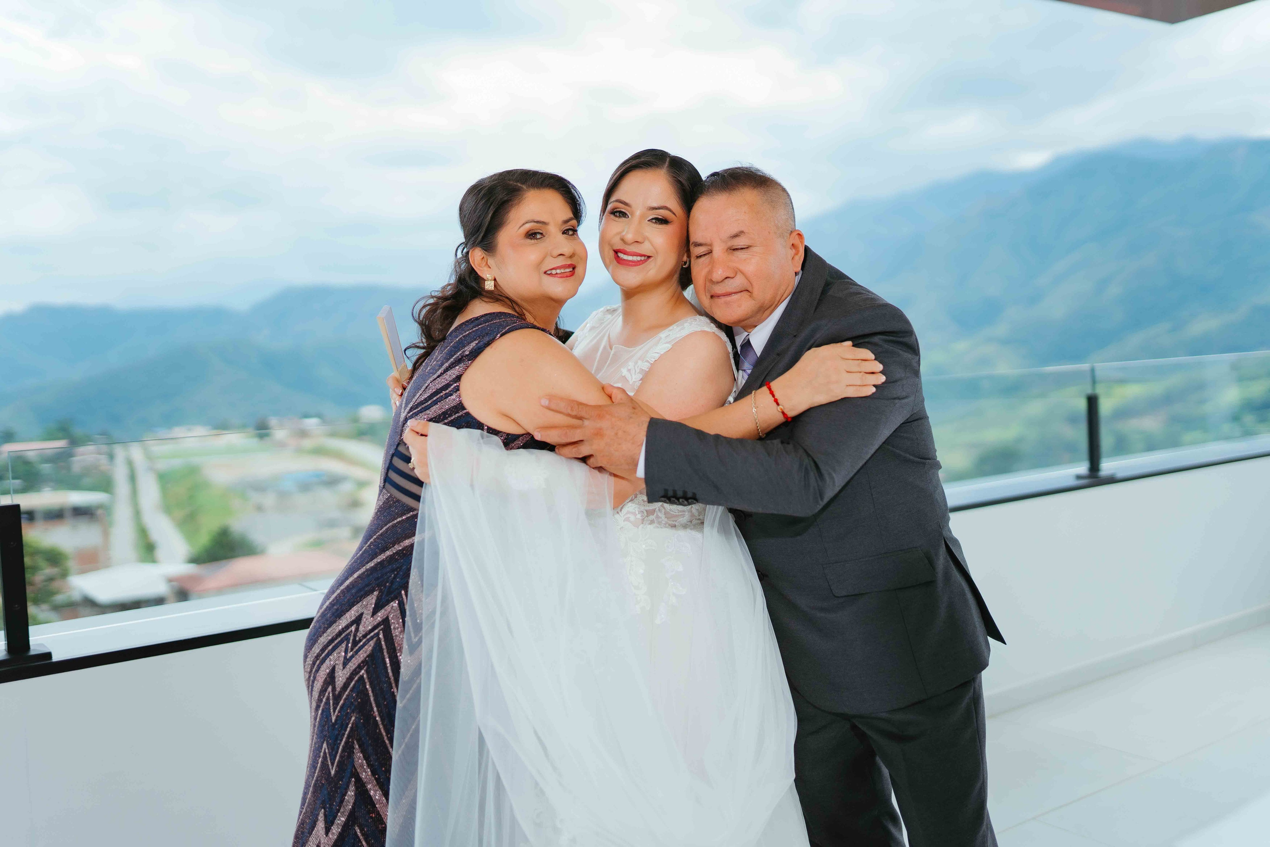 Jennifer y Vladimir. Fotógrafo de bodas en Loja Ecuador | Piero Alvarez PH