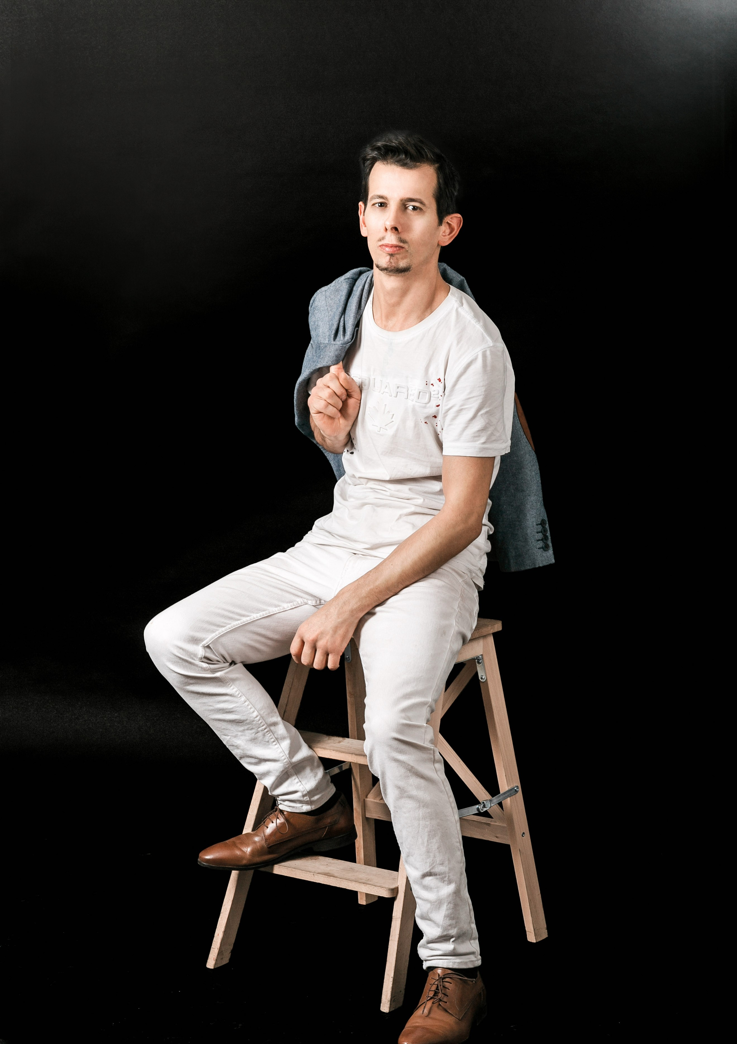  ДЛЯ БУКА АРТИСТУ