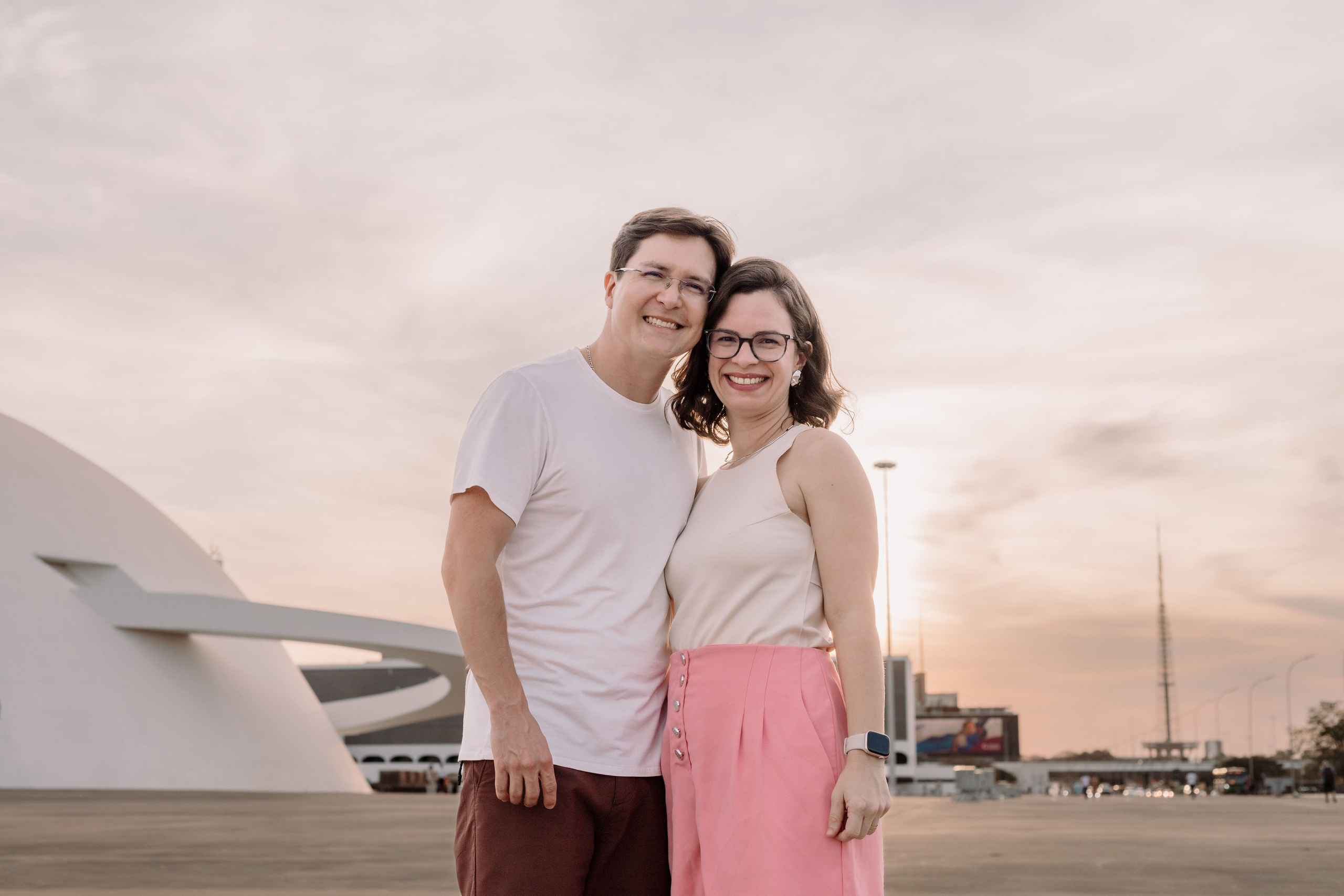 Ensaio Família na Catedral de Brasília | Fotografia Afetiva em Brasília. Ize Fotografia — Ensaios e Festas de Família em Recife e Brasília