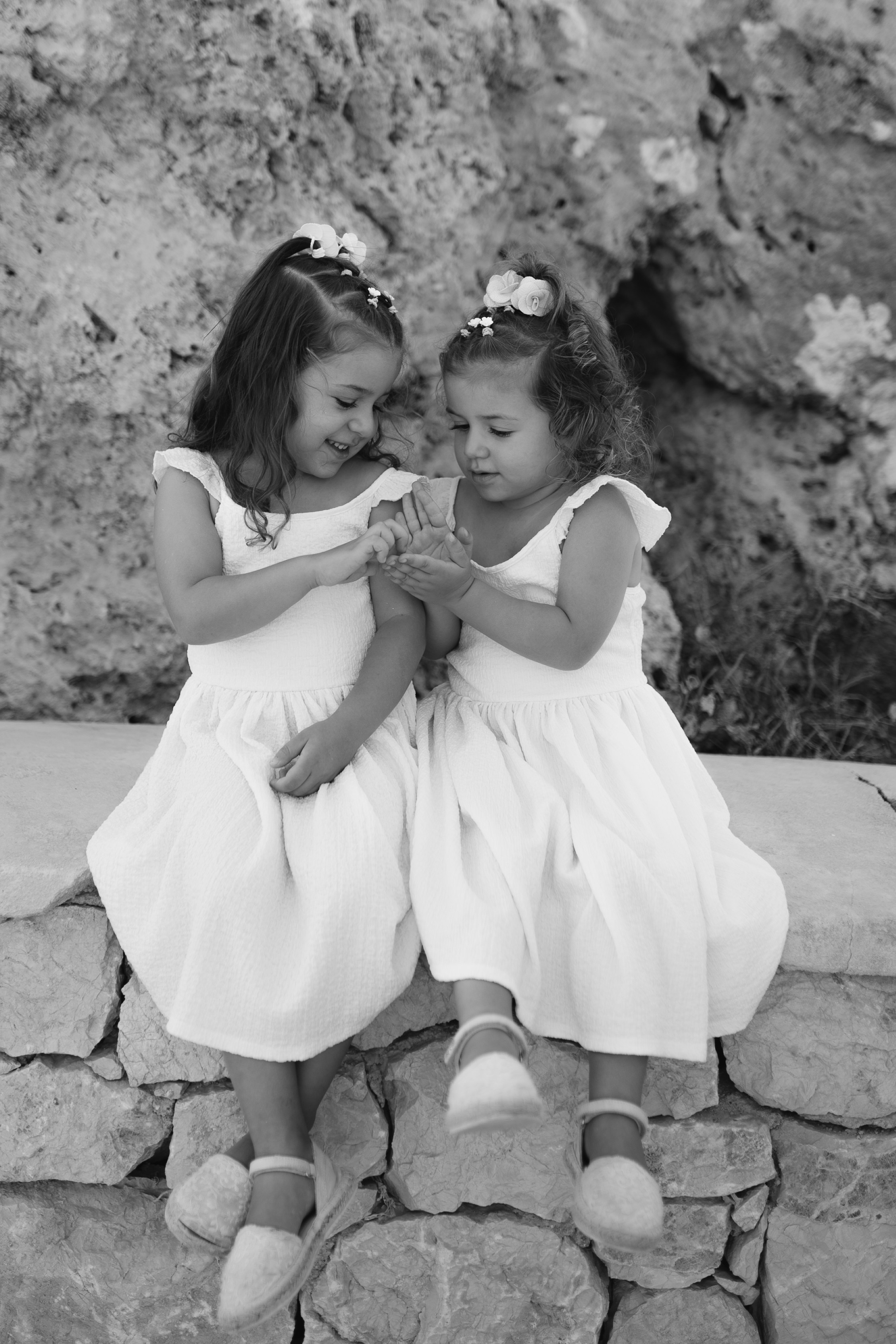 Oικογενειακή φωτογράφιση στη φύση Ρόδος. Φωτογράφος νεογέννητων στη Ρόδο. Φωτογράφιση εγκυμοσύνης