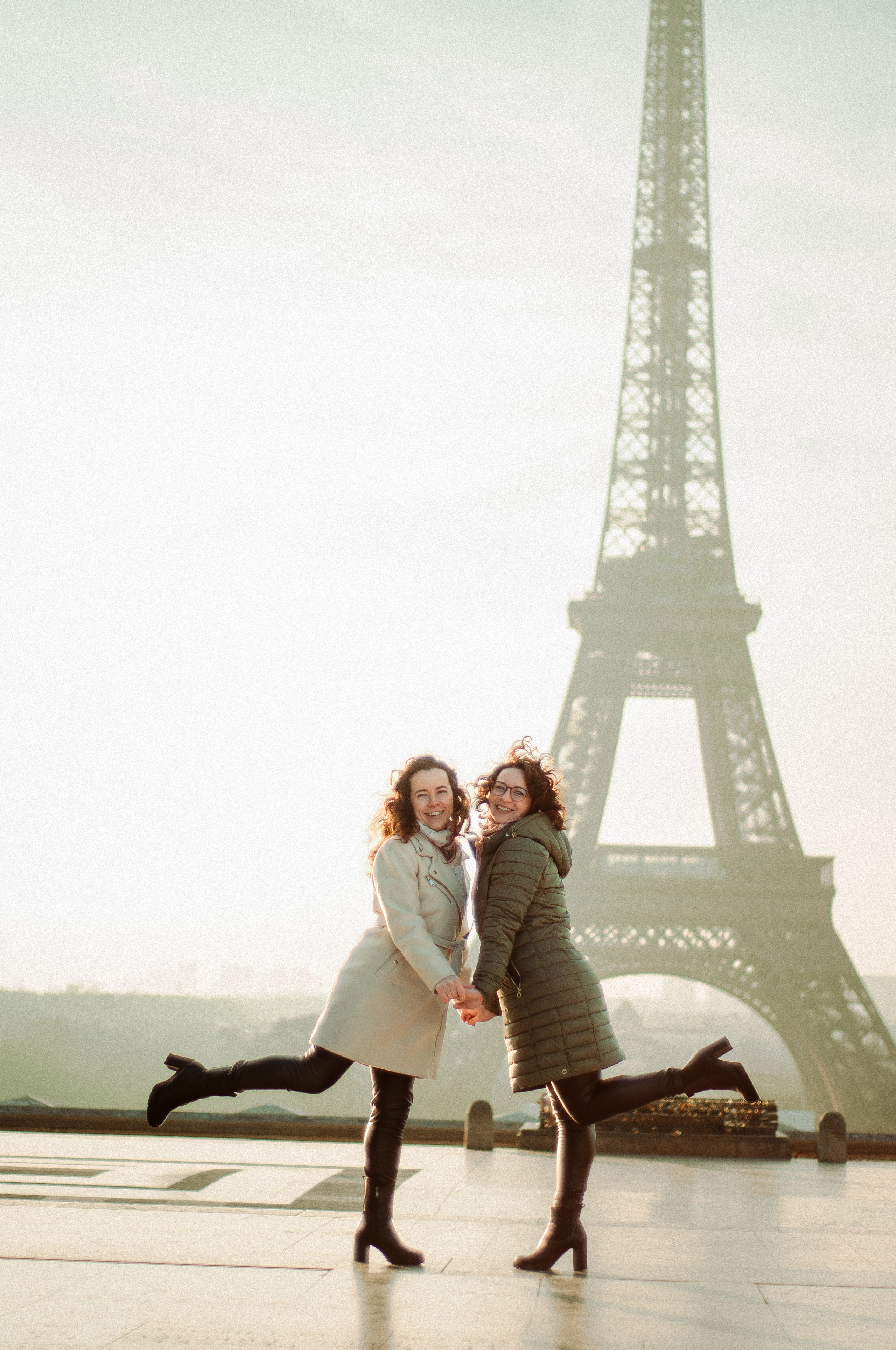 Подруги в Париже. Фотограф в Париже Полина Осипова