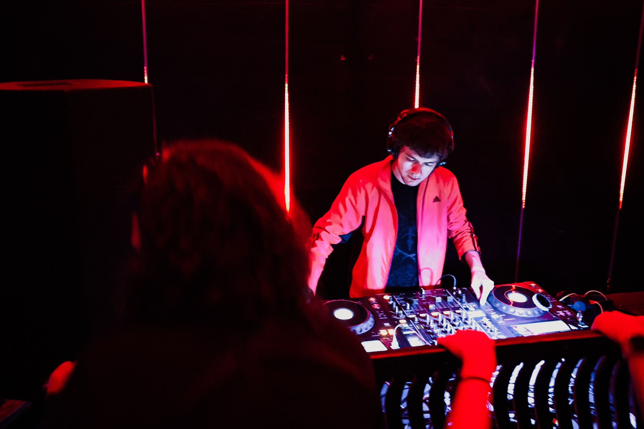 Event reportage (WHATISGOINGON x HOW). Asmikiam