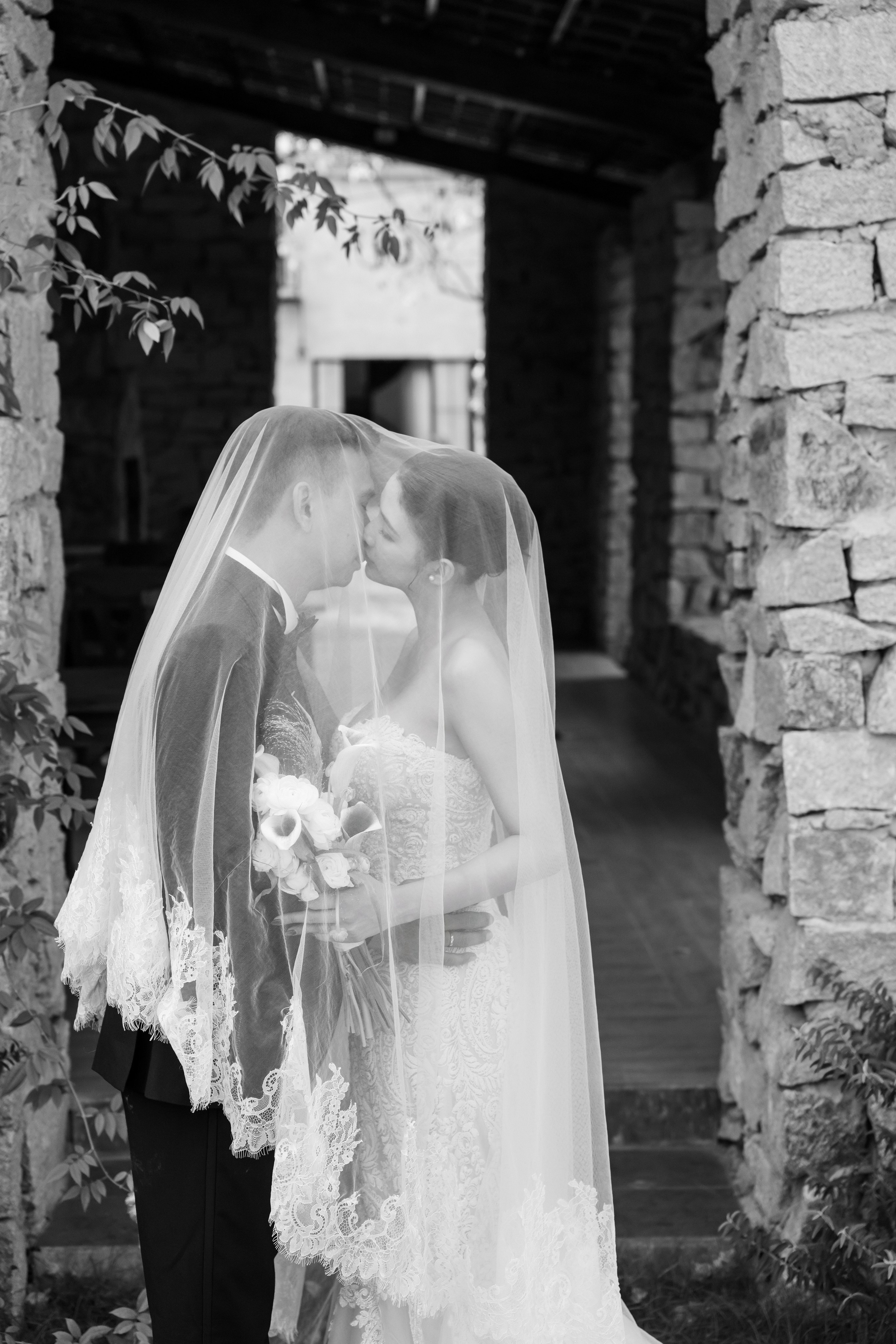 THU & NHU / An garden. Saigon Wedding Present | Art Beyond Moments
