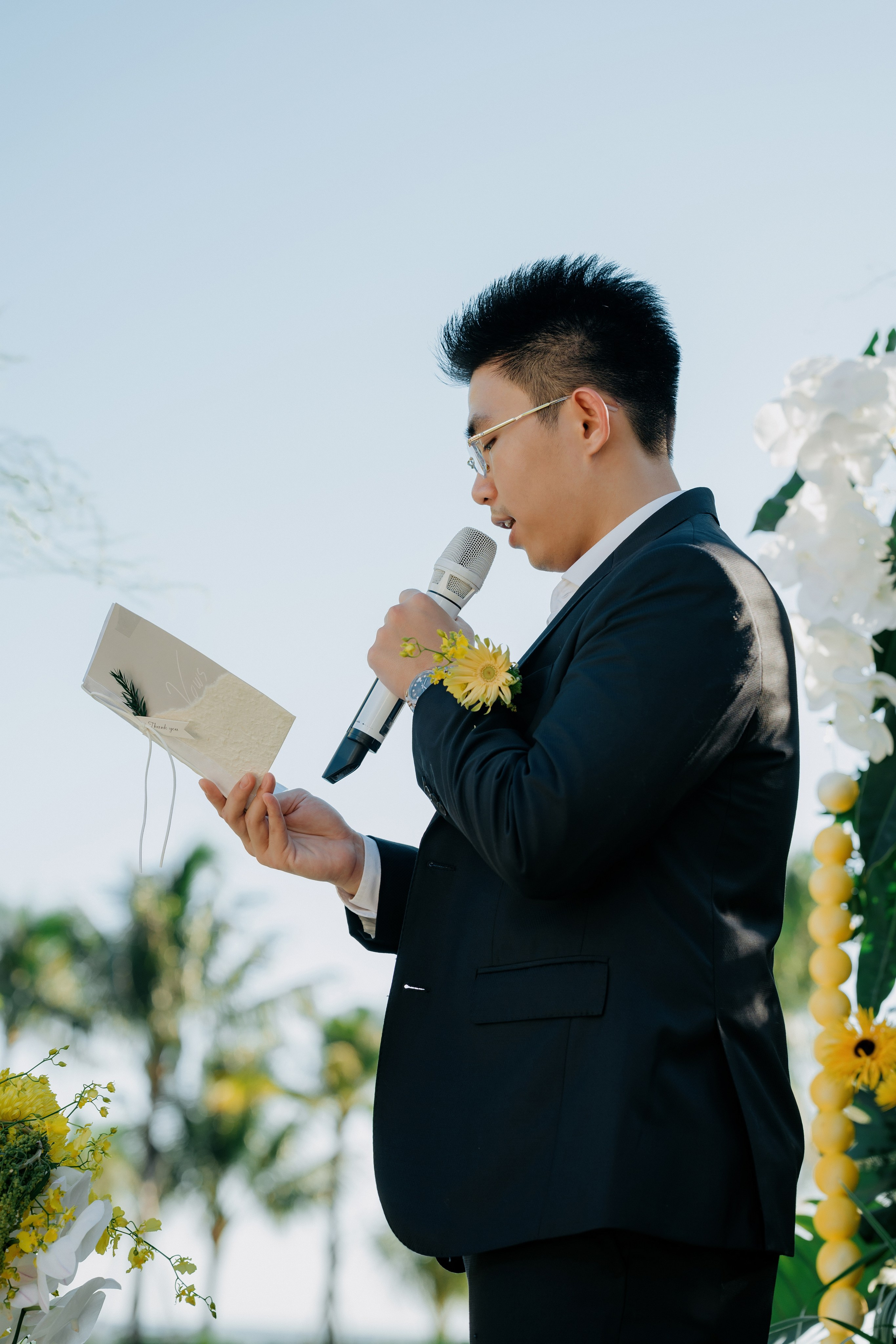 DUC HOANG & HUONG ANH / The Vows. Saigon Wedding Present | Art Beyond Moments