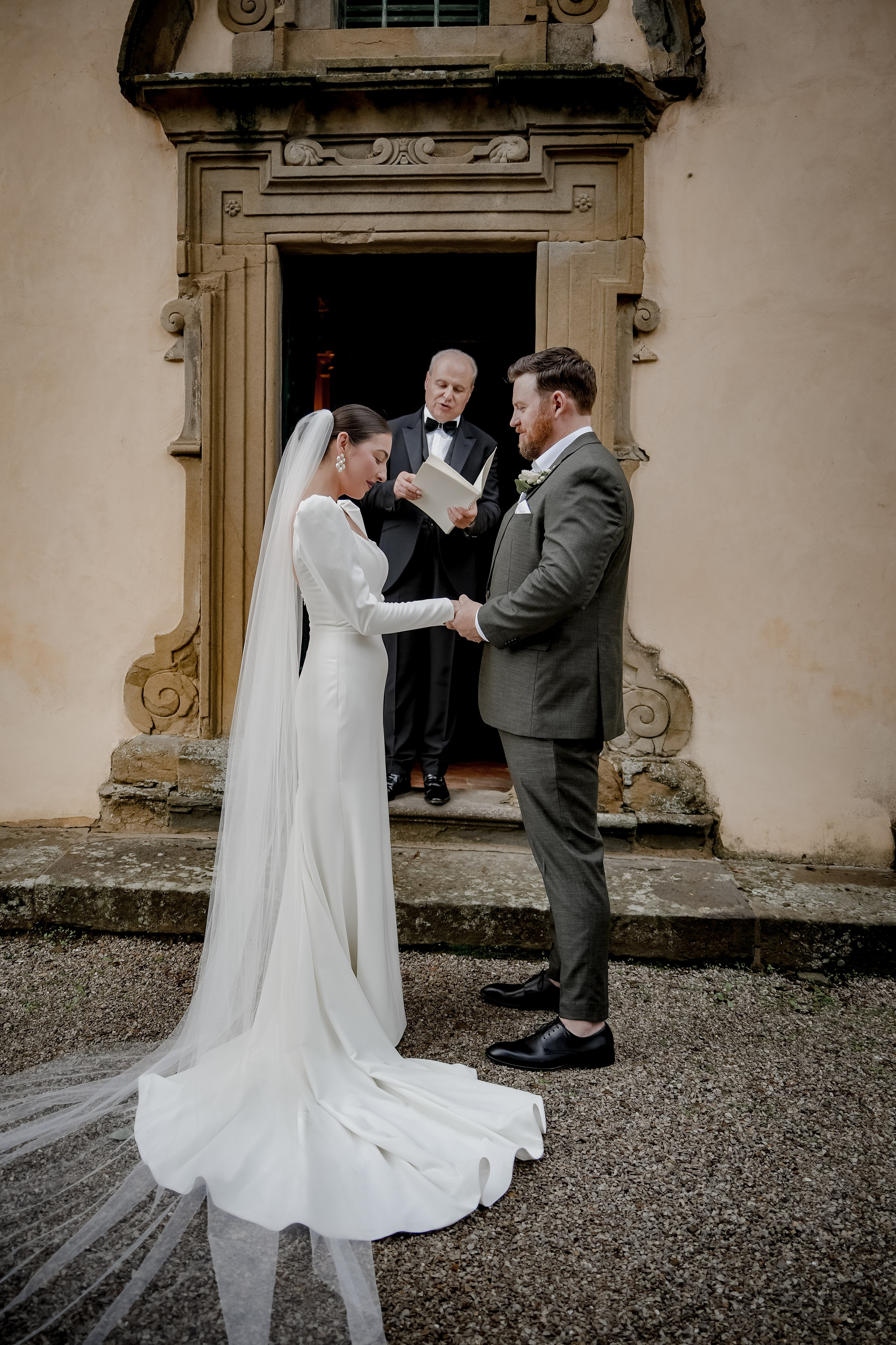 Elopment in Cortona. Villa Falconiere. Wedding Photographer in Italy