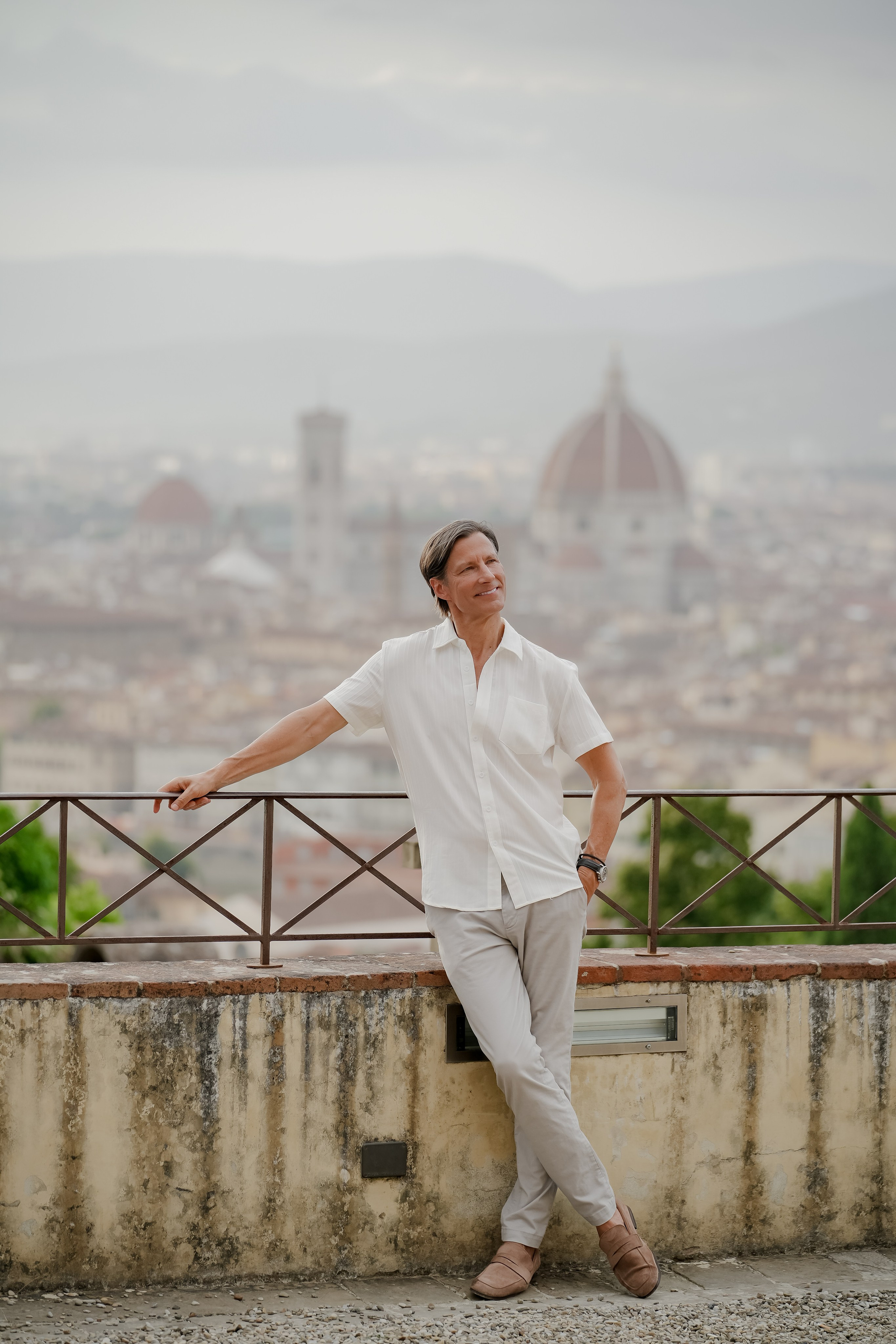 Family Photoshoot. Wedding Photographer in Italy