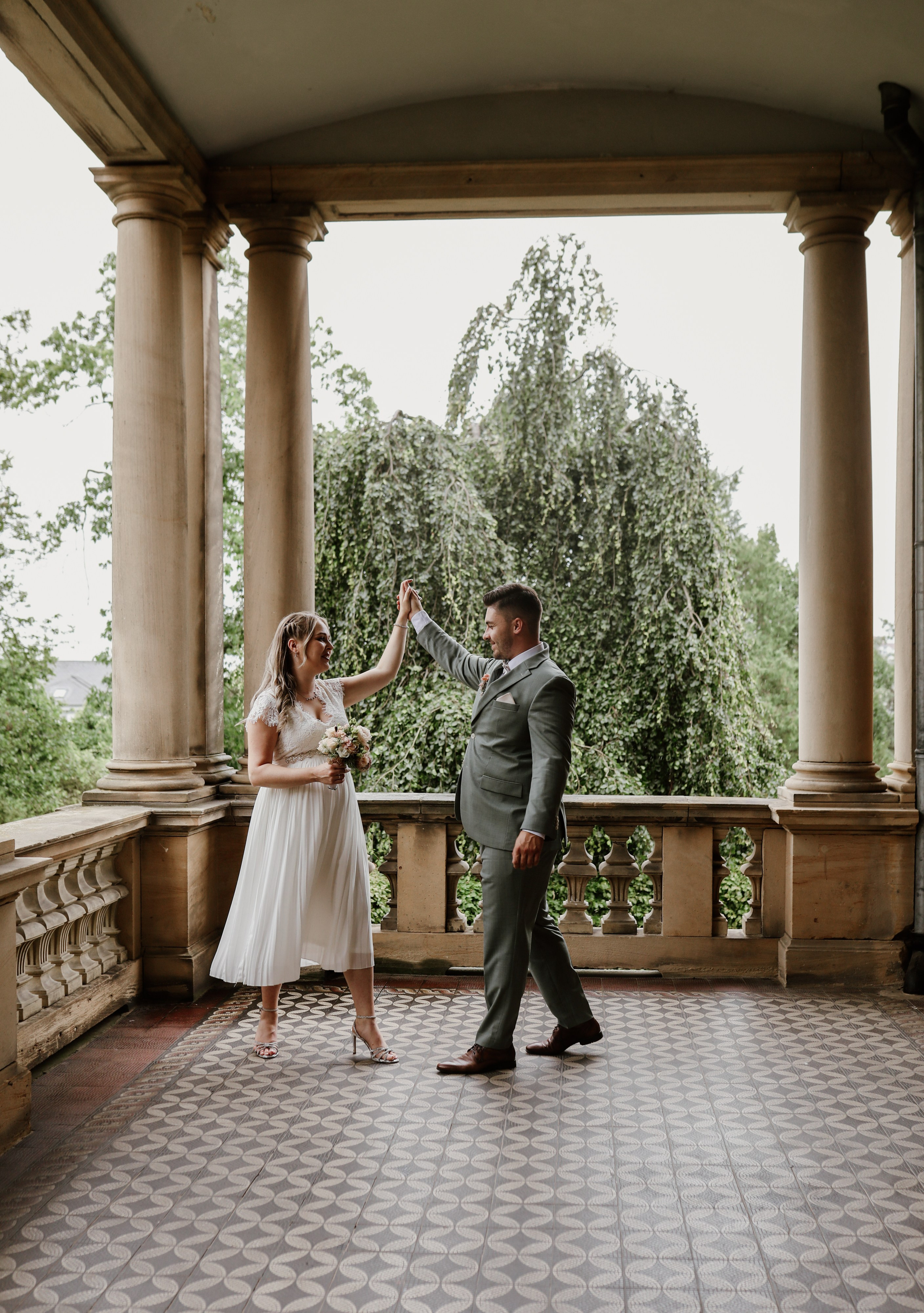 Hochzeitsfotograf in der Pfalz - Standesamtliche Trauung in Haßloch. Hochzeitsfotograf und Familienfotograf in Neustadt an der Weinstraße, Haßloch, Ludwigshafen, Speyer und Landau - Ekaterina Seoud