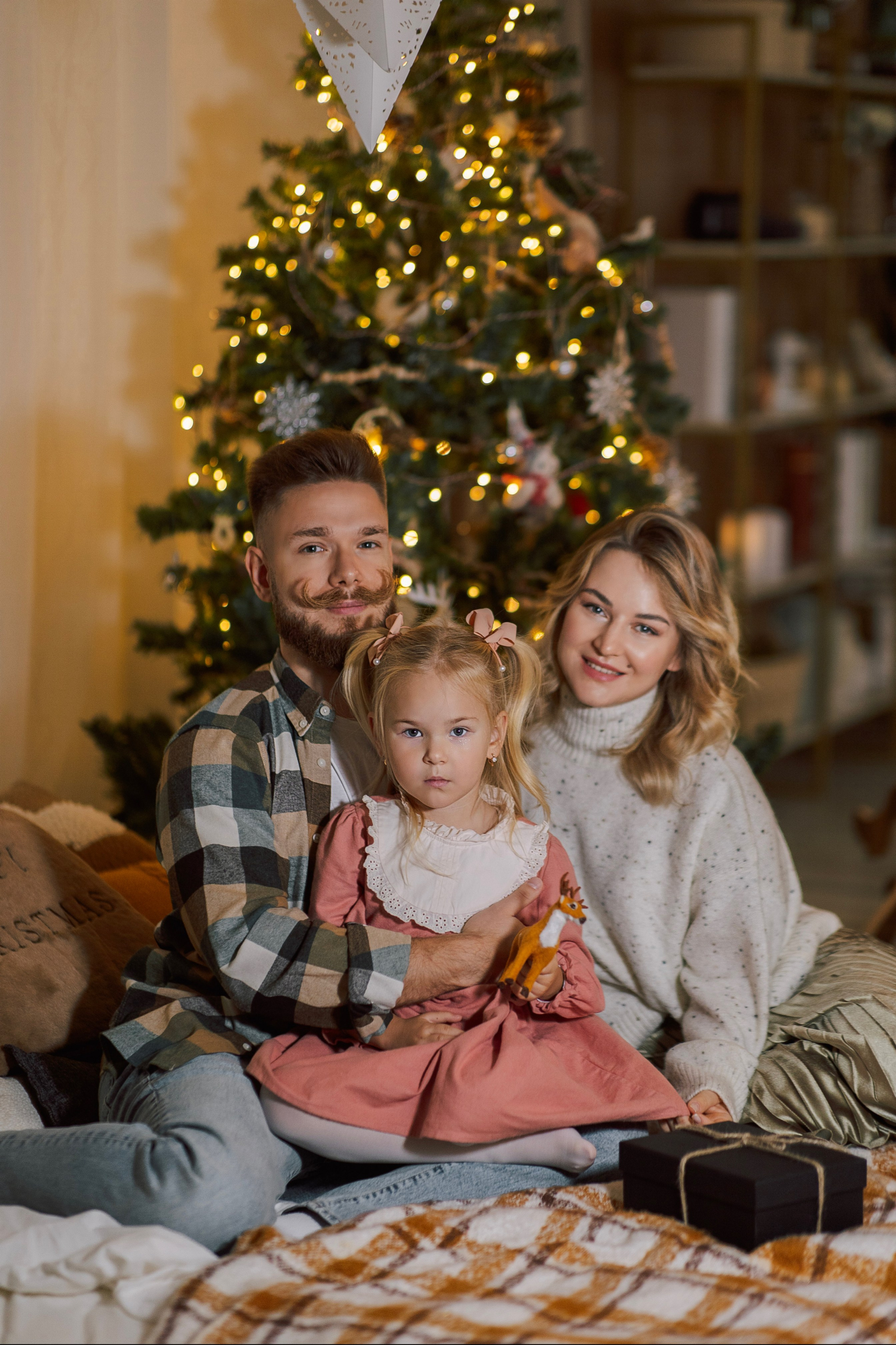 New Year’s family photo shoot…. Professional Photographer in Alanya, Side, Belek | Alsu Develi  Wedding, Family and portrait photo sessions