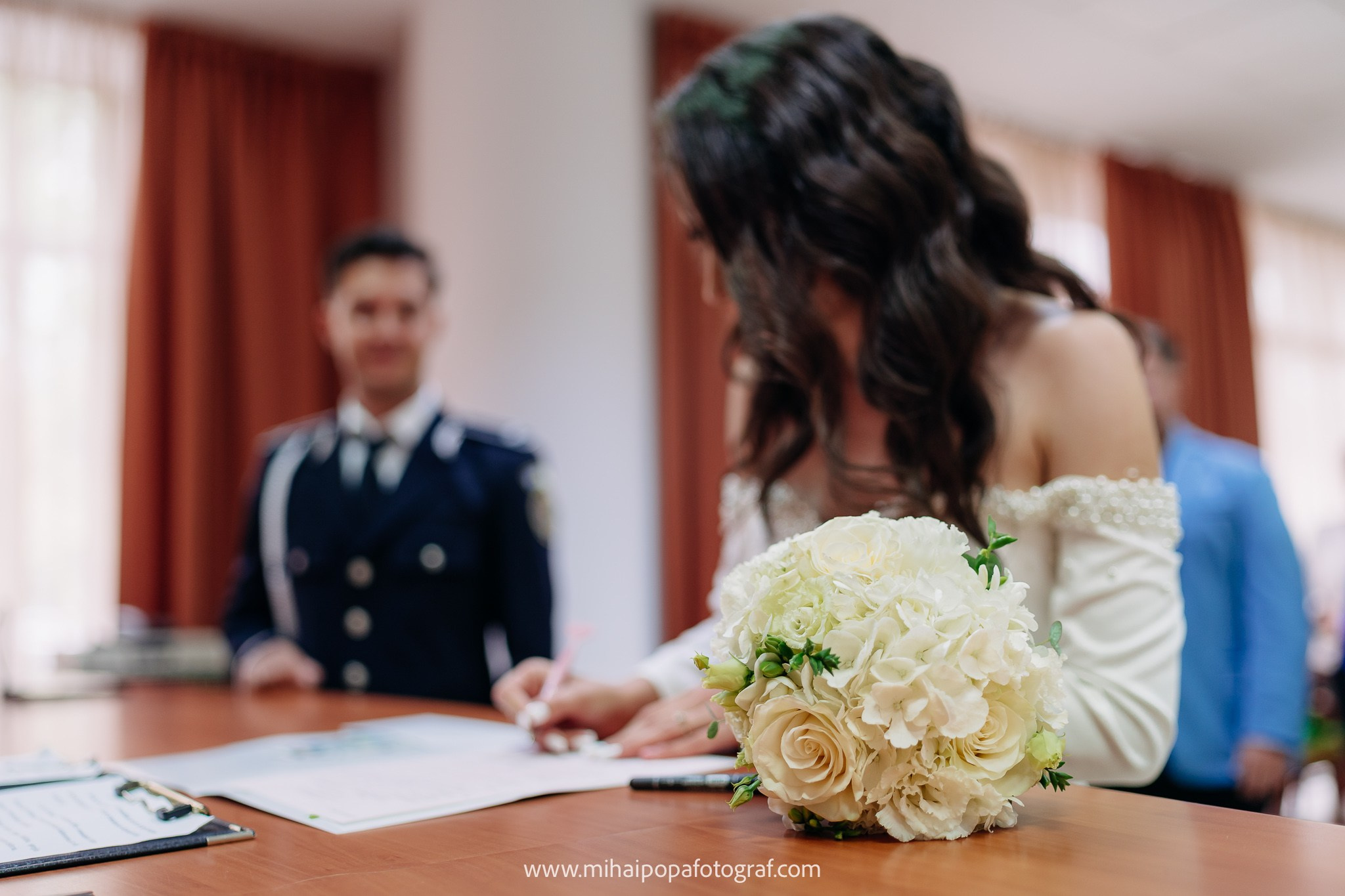 Fotograf Cununie Civilă în București - Mihai Popa Fotograf. Fotograf Nuntă & Botez București - Mihai Popa | Dincolo de oameni, imortalizez emoții!