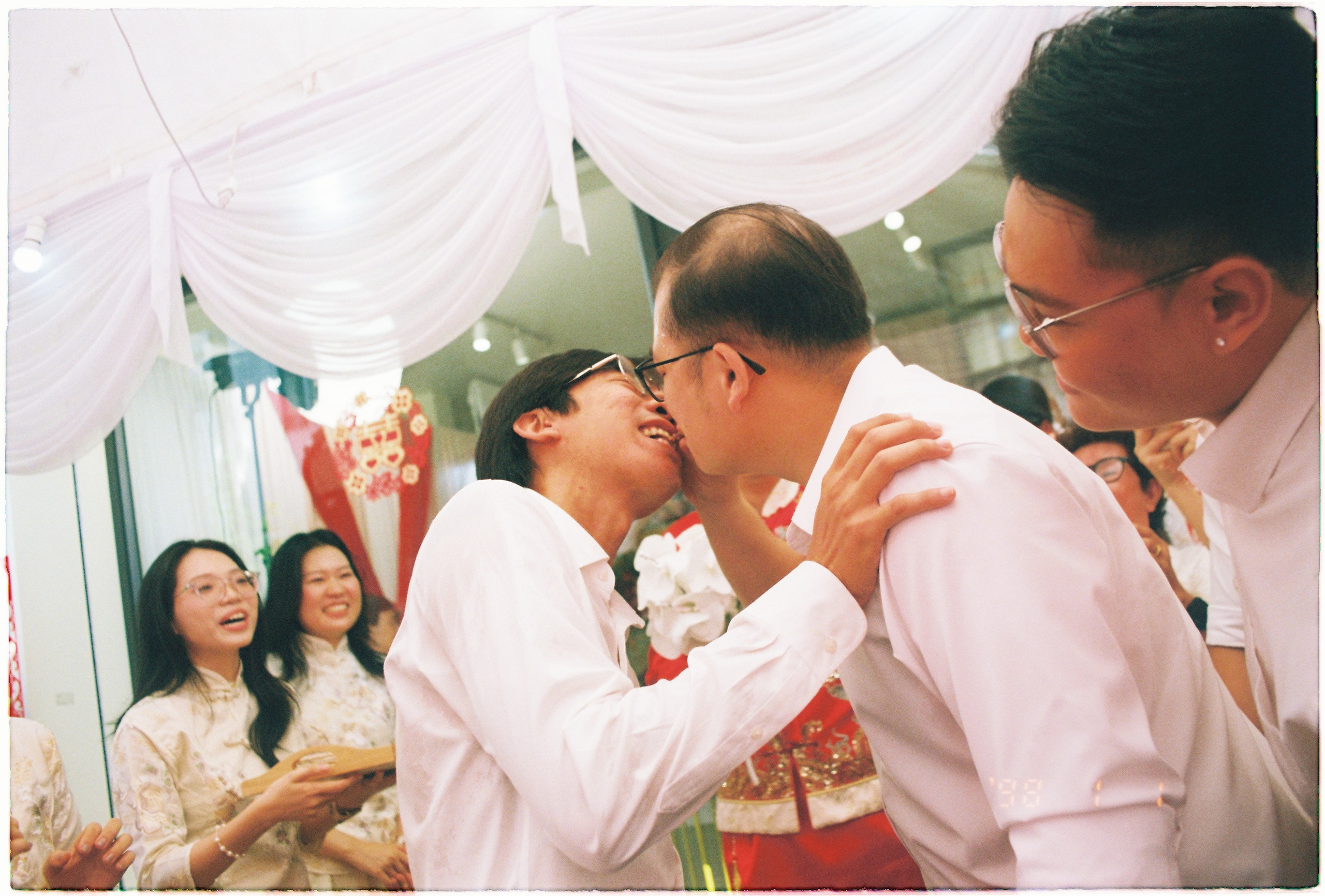 SAN SAN — GIA VỸ