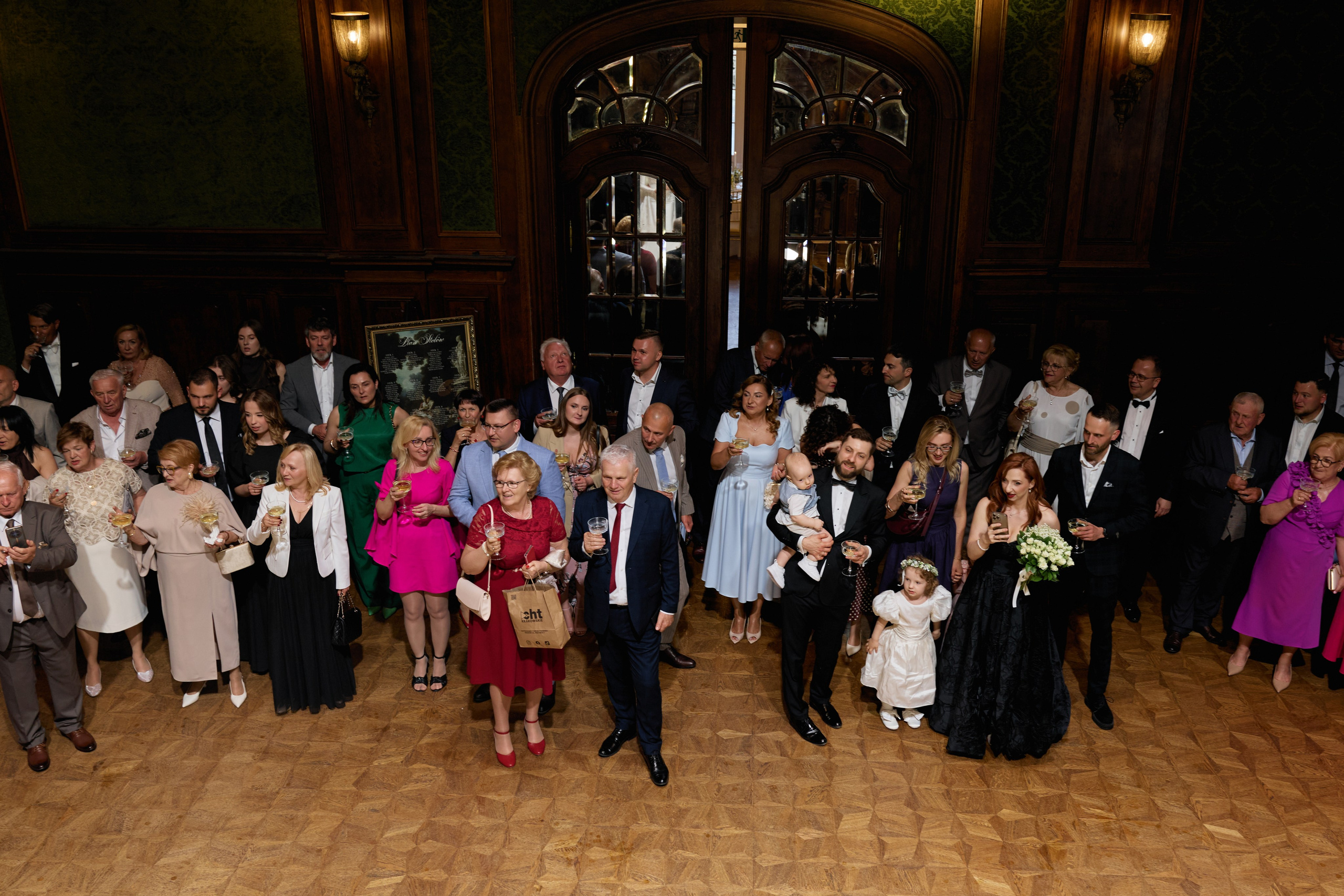 Wiktoria & Kacper. Pałac Goetz. Fotograf ślubny i rodzinny w Krakowie Yana Klymova