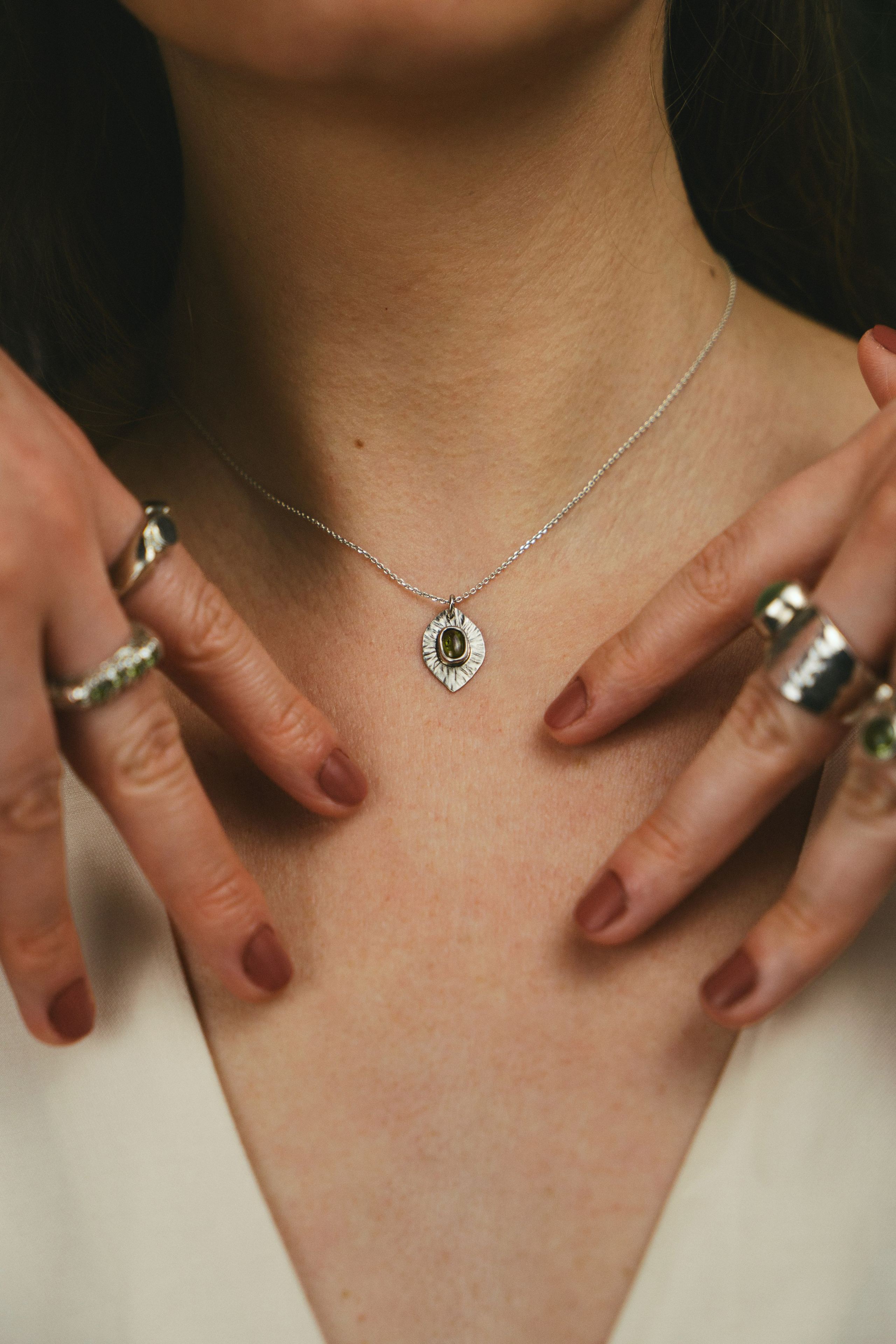 Fotografía de joyas en barcelona. Creador de contenido visual en Barcelona | Dima Kit