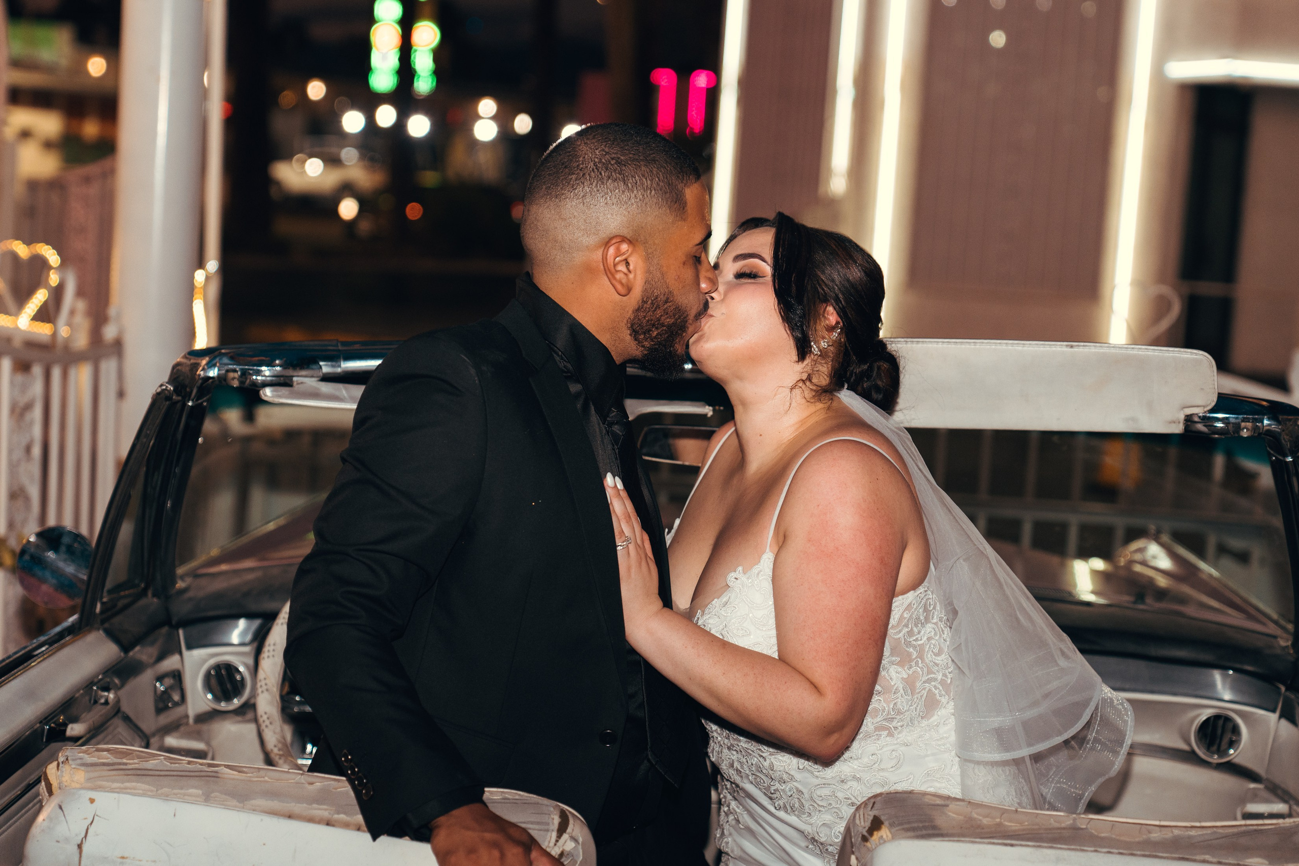 Diannel&David. Wedding & elopement photographer Viktoriya Kravtsov. Las Vegas