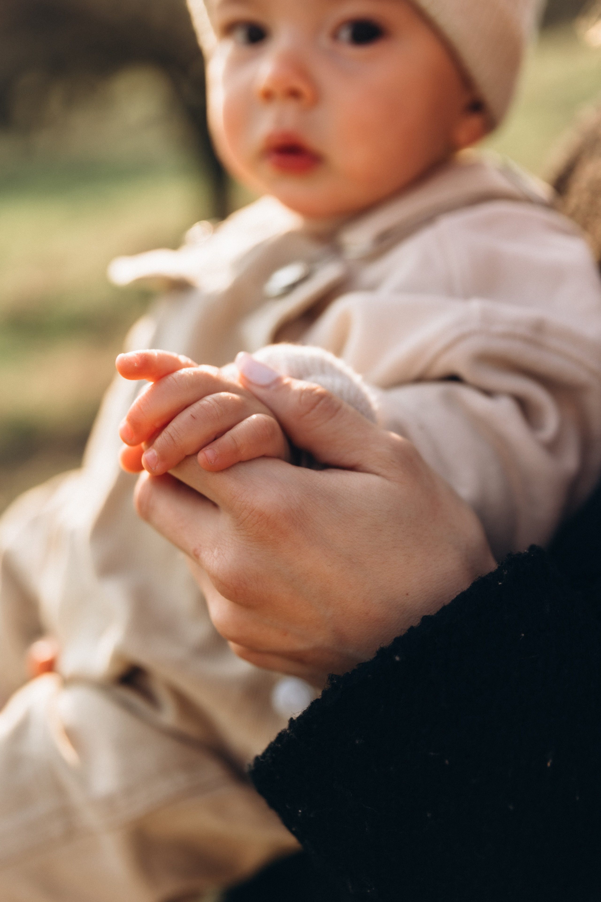 Sesión familiar con caballos en la montaña — Naturaleza y ternura. Photographer in Santiago, Chile Anna Almazova