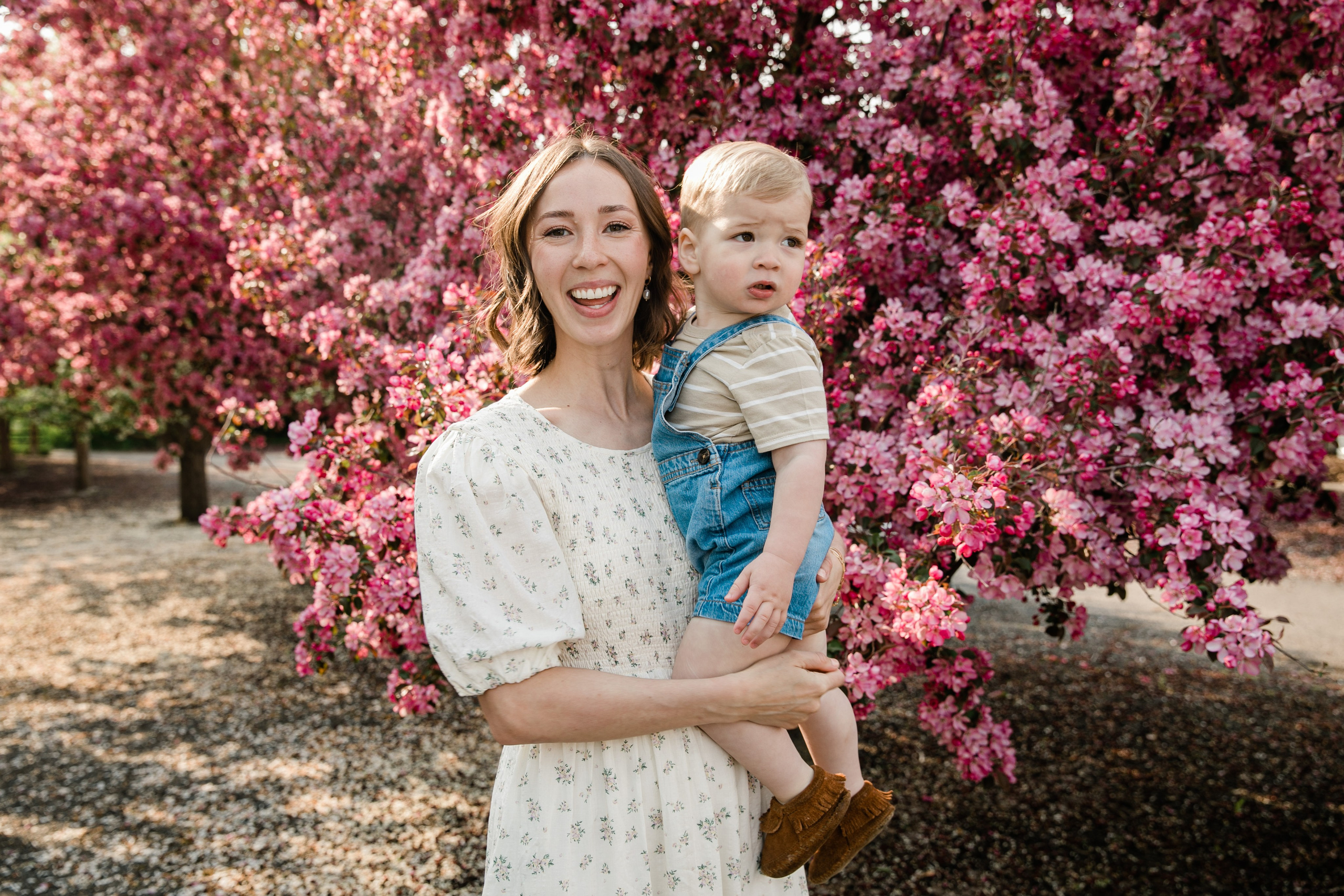 Pitchers Family Photos — Cherry Blossom. Fotografía accesible en Calgary