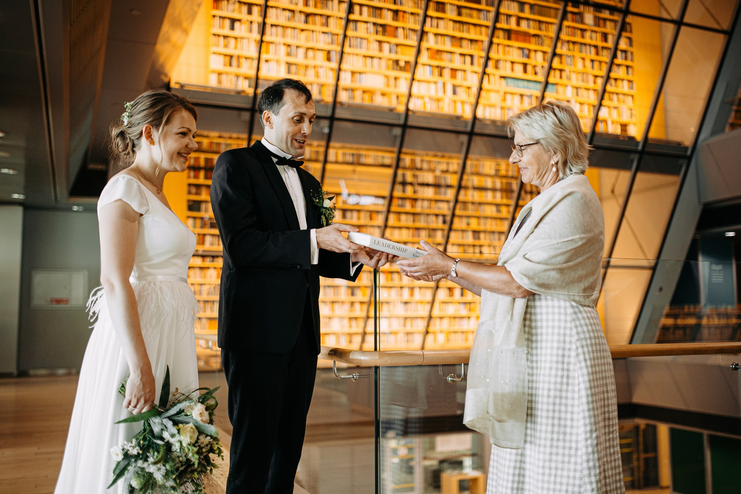 DIEVS SIRDĪ UN VĒJŠ MATOS