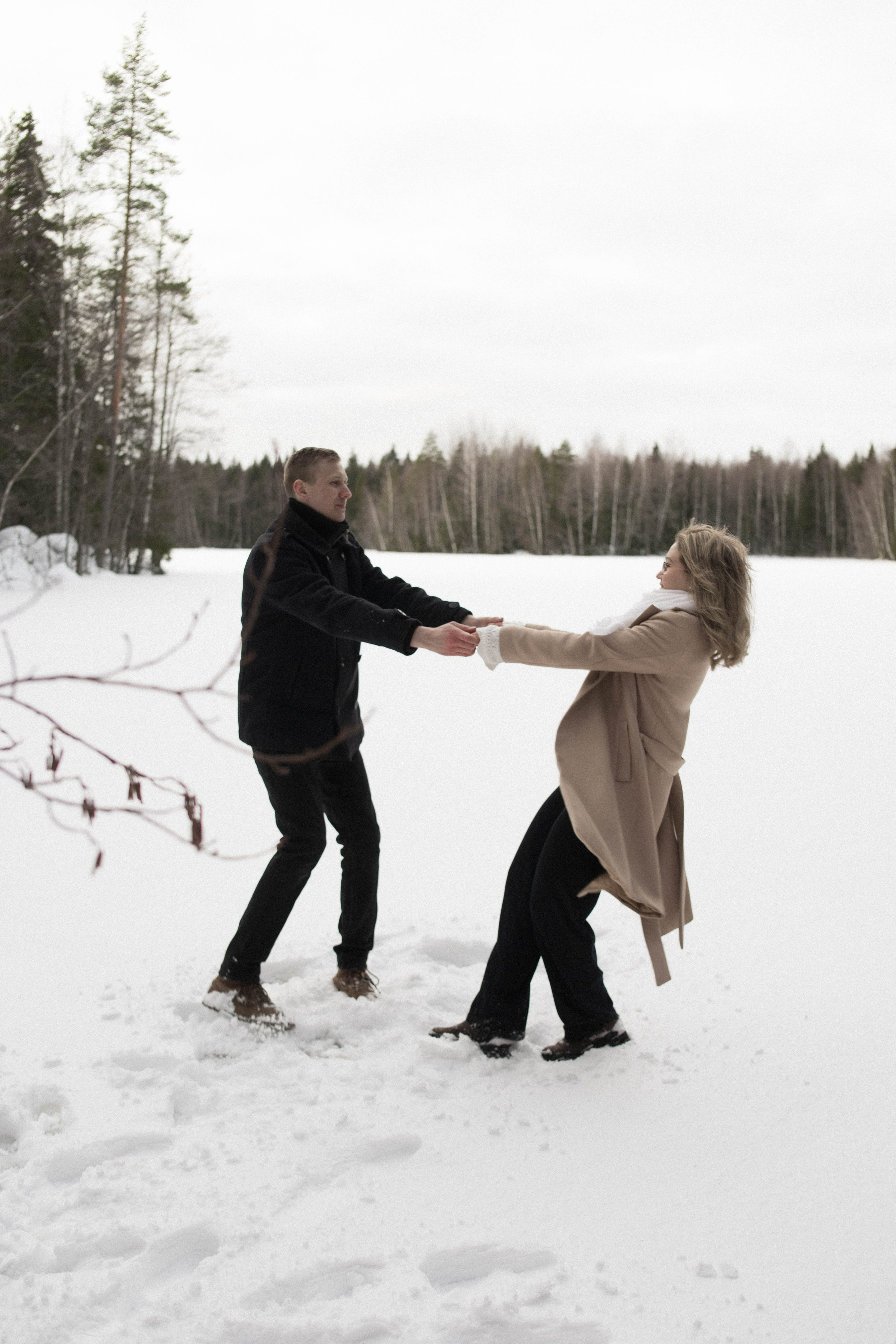 Tytti and Yusus. Lifestyle photographer Turku. I catch emotions in the frame