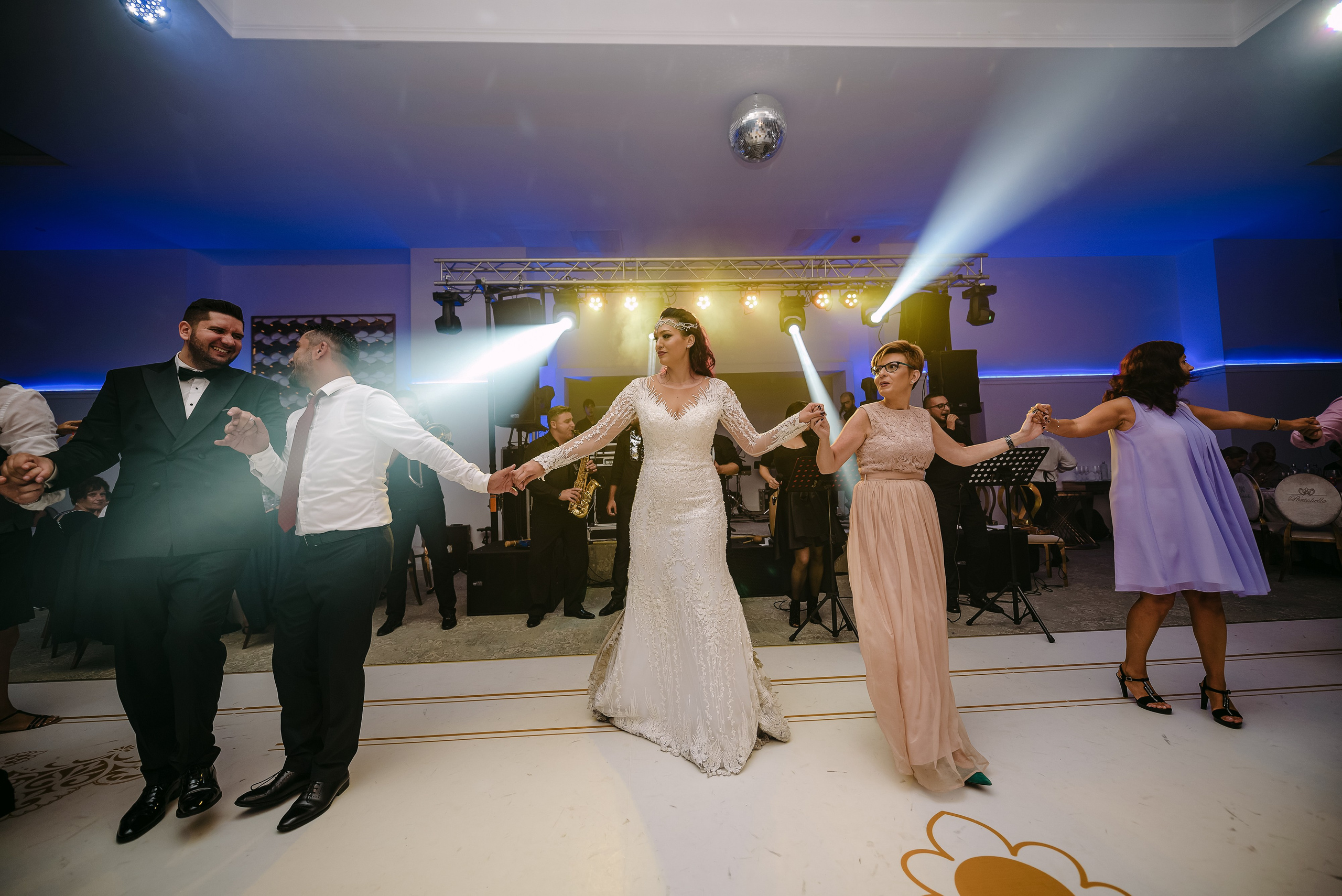 Nuntă Cristina & Petrino | Fotograf nuntă elegant