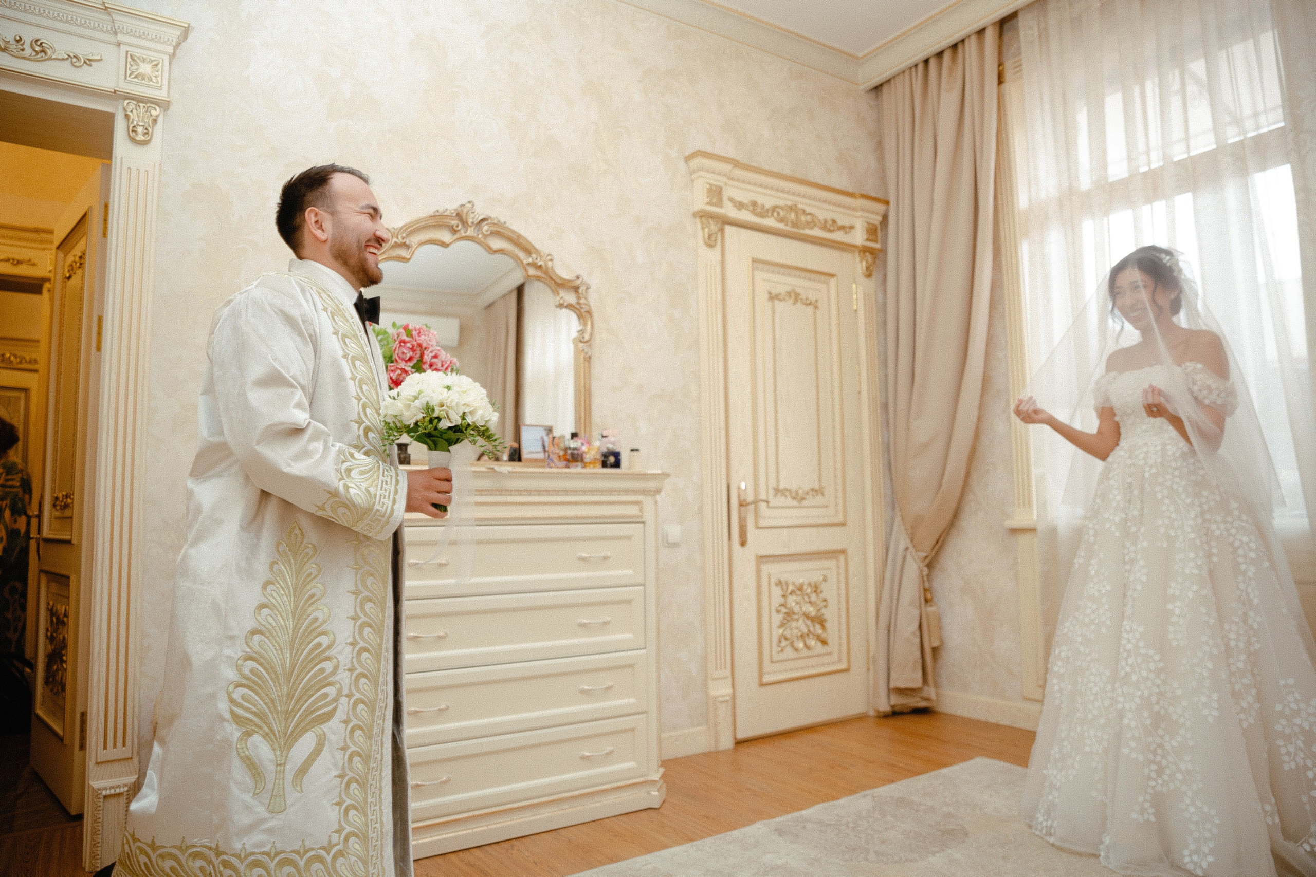 Саидамирхон и Азизахон. Главная