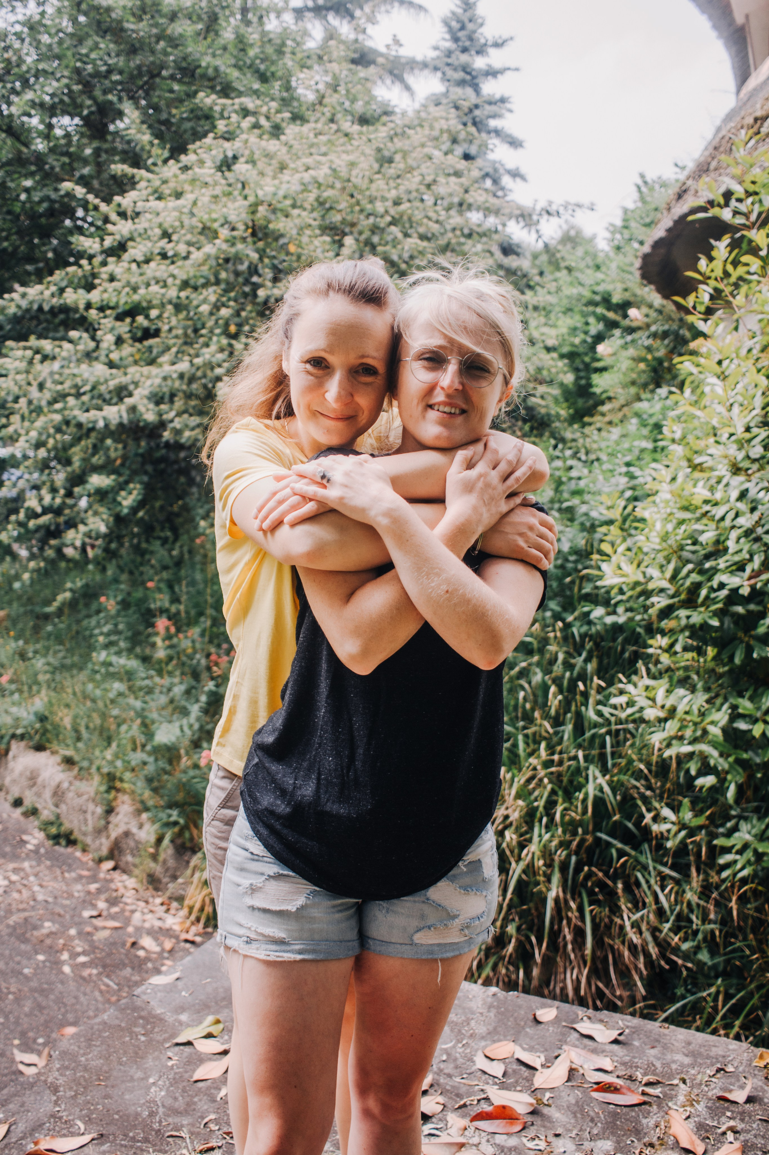 Anais et Tiffany. Photographe professionnelle à Poitiers, Tours et Châtellerault | Studio photo entre Poitiers et Tours – portraits, familles, entreprises, ma