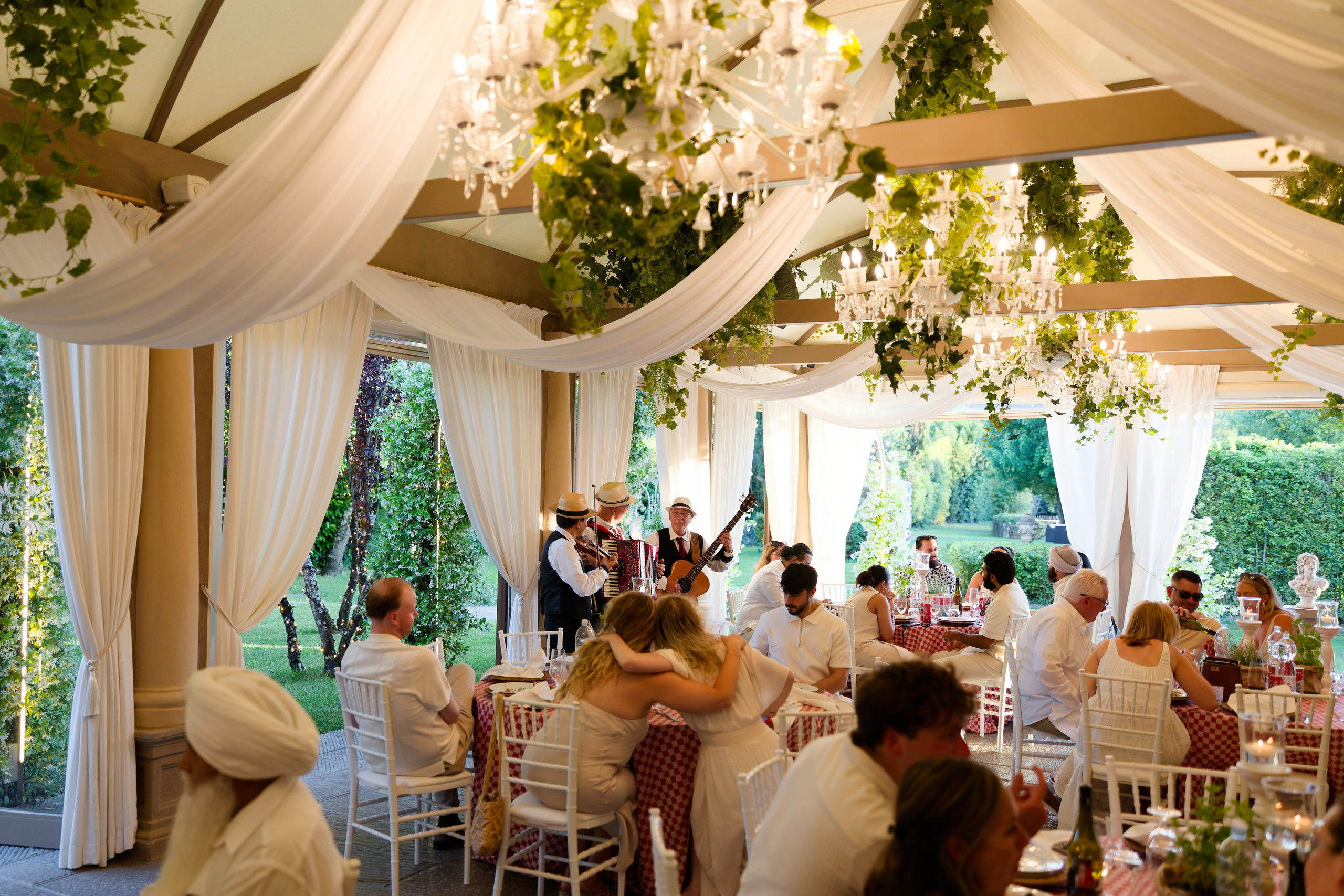 Pizza Party at Tenuta Massini, Florence, Italy. Destination Wedding Photographer — Nikita Burtsev
