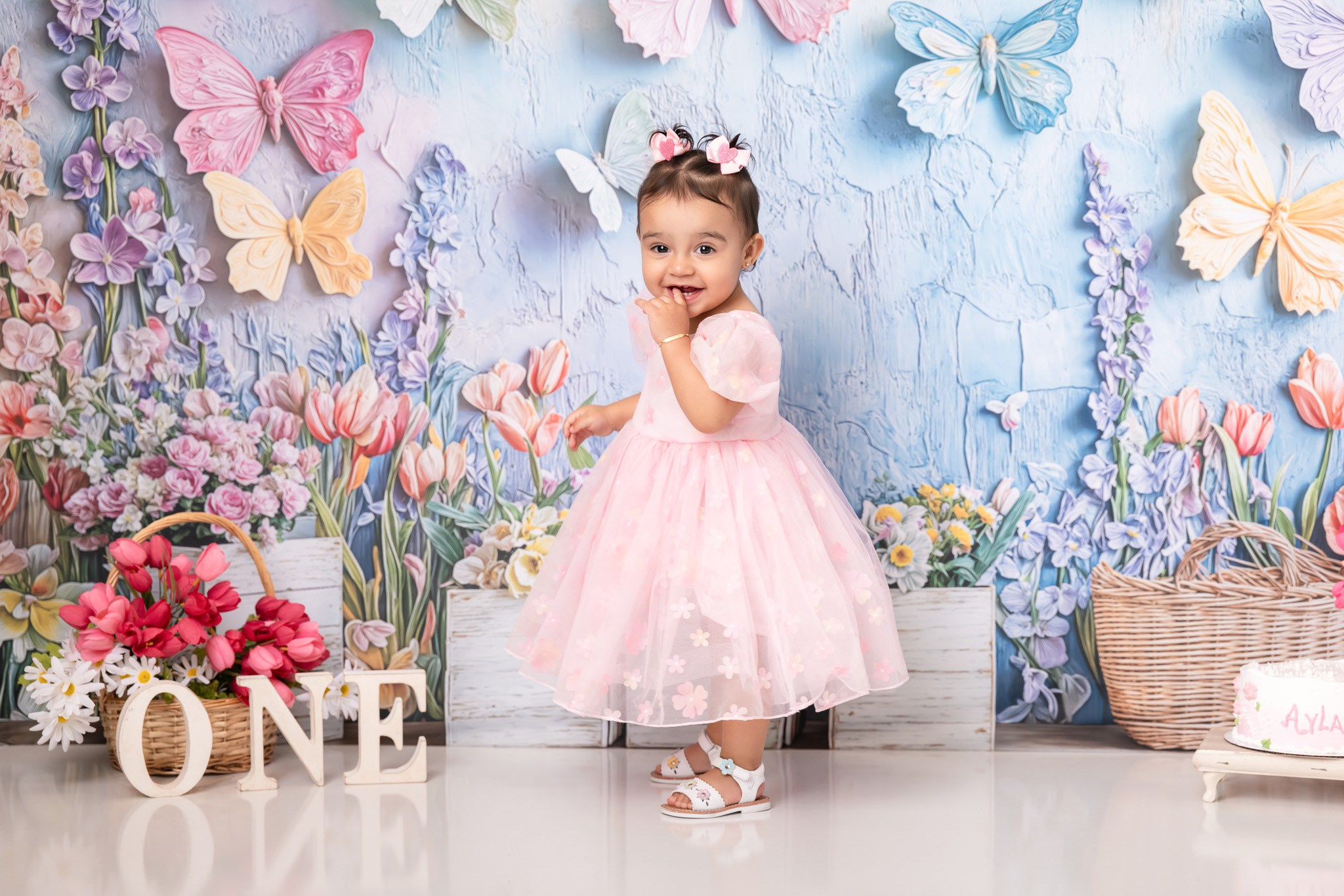 Ayla 1 year old. Professional family, maternity & newborn photographer in North Charleston, SC, creating timeless portraits