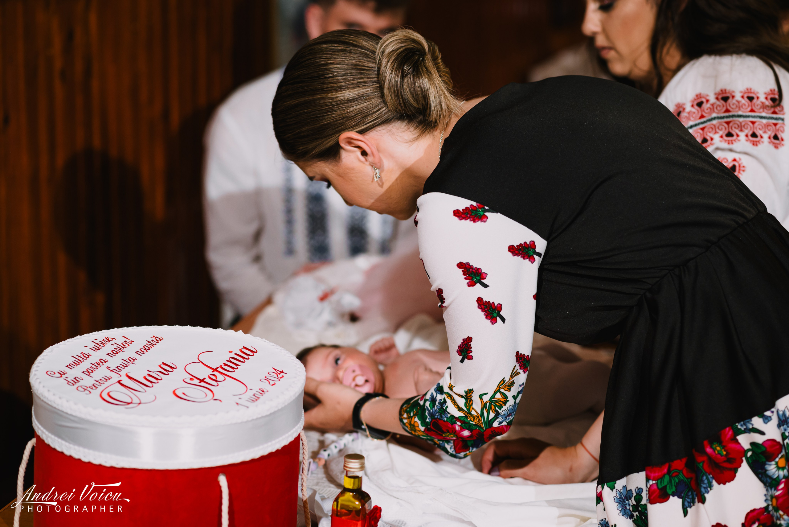 Fotografia de botez. Andrei Voicu Fotograf. Povești nescrise, surprinse atent