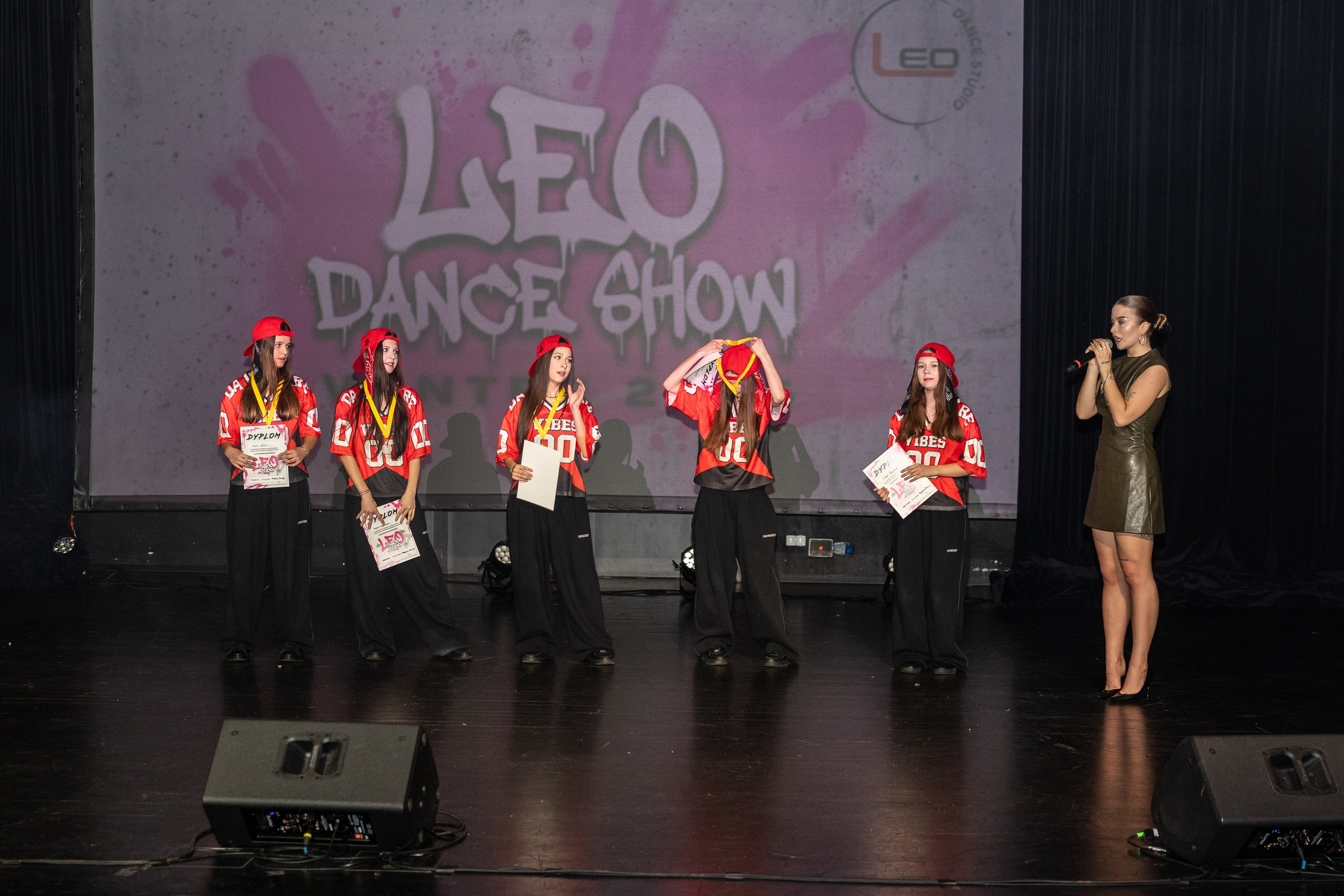 LEO DANCE SHOW WINTER 2025. Семейный и детский фотограф в Варшаве Мила Бобровская