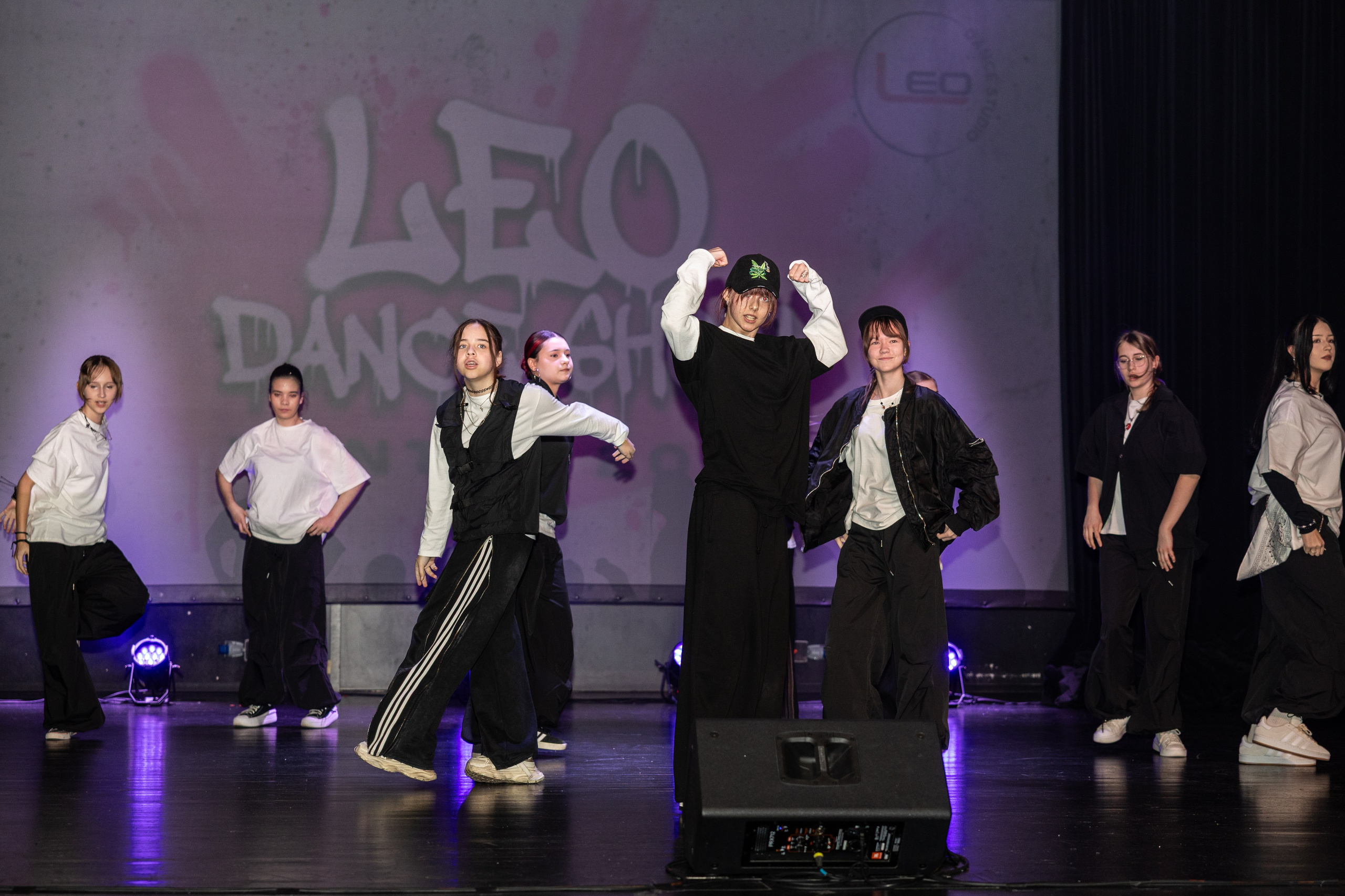 LEO DANCE SHOW WINTER 2025. Семейный и детский фотограф в Варшаве Мила Бобровская