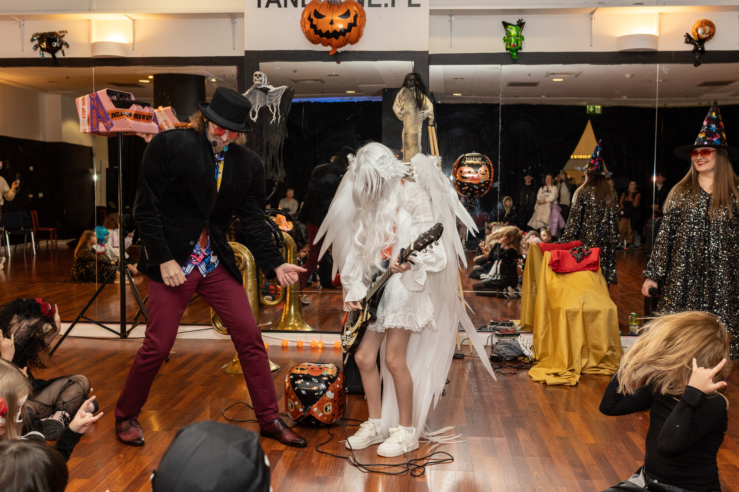 Leo dance studio Helloween 2025. Семейный и детский фотограф в Варшаве Мила Бобровская