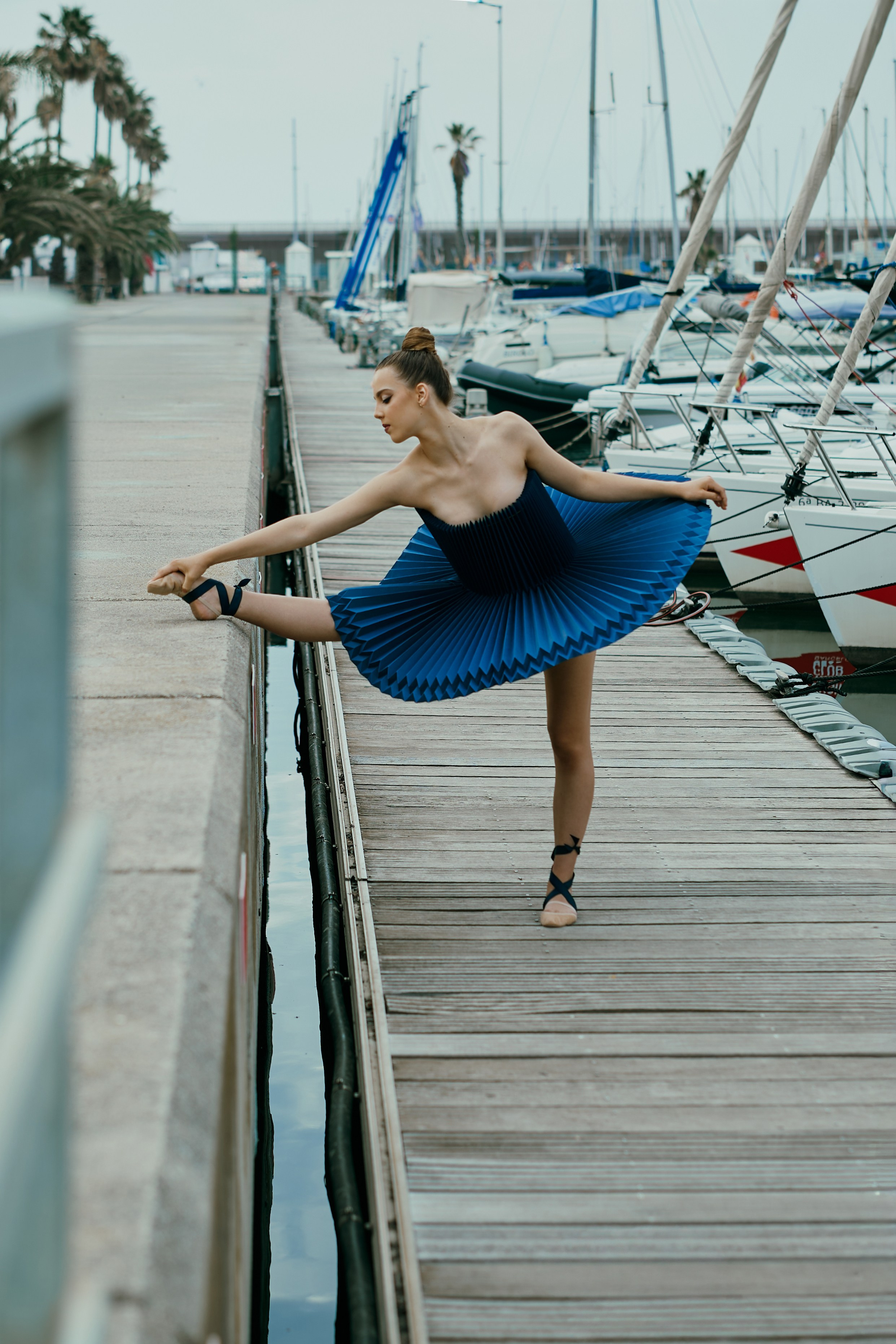 Барселона. Бумажное платье. Фотограф в Барселоне Жанна Захарченко