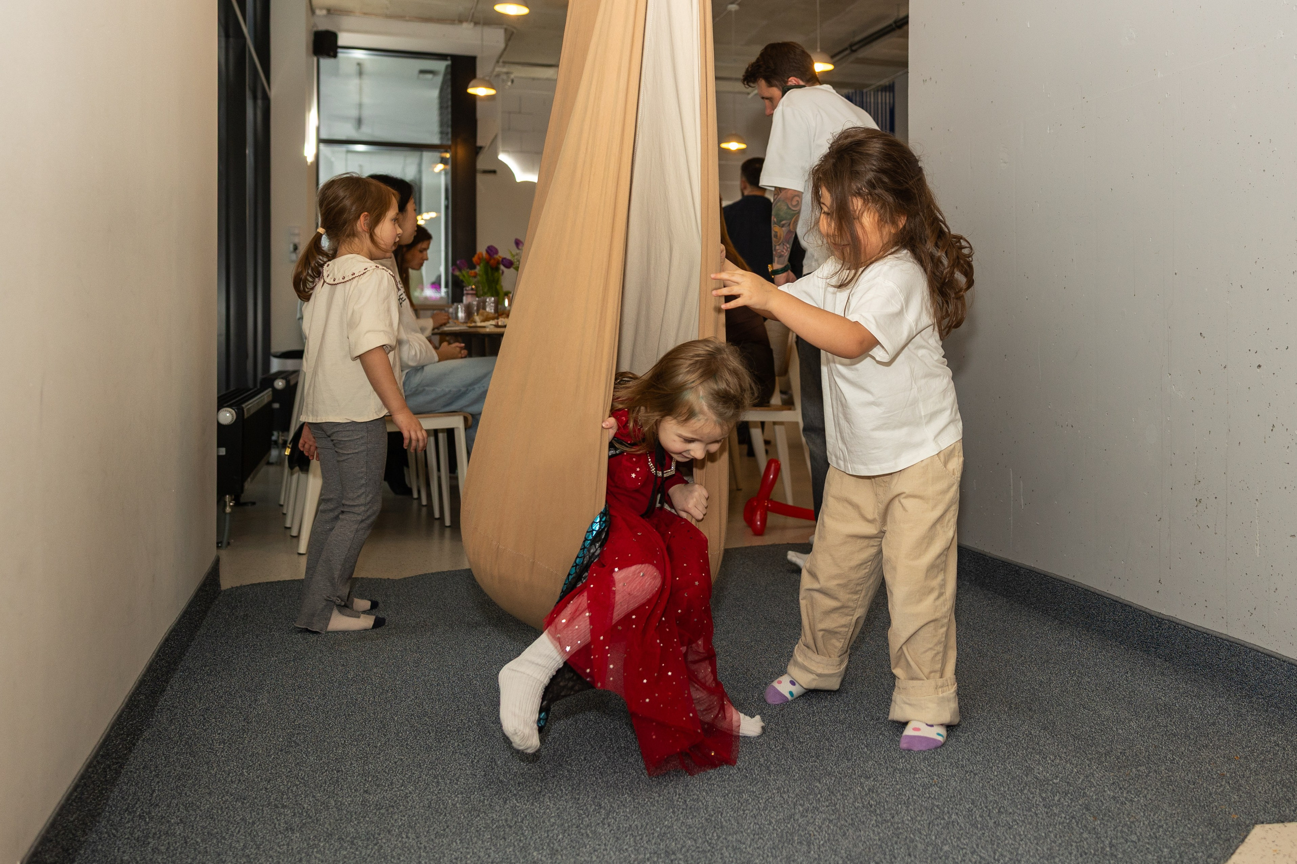 День рождения Артёма 24 января 2026 года. Семейный и детский фотограф в Варшаве Мила Бобровская