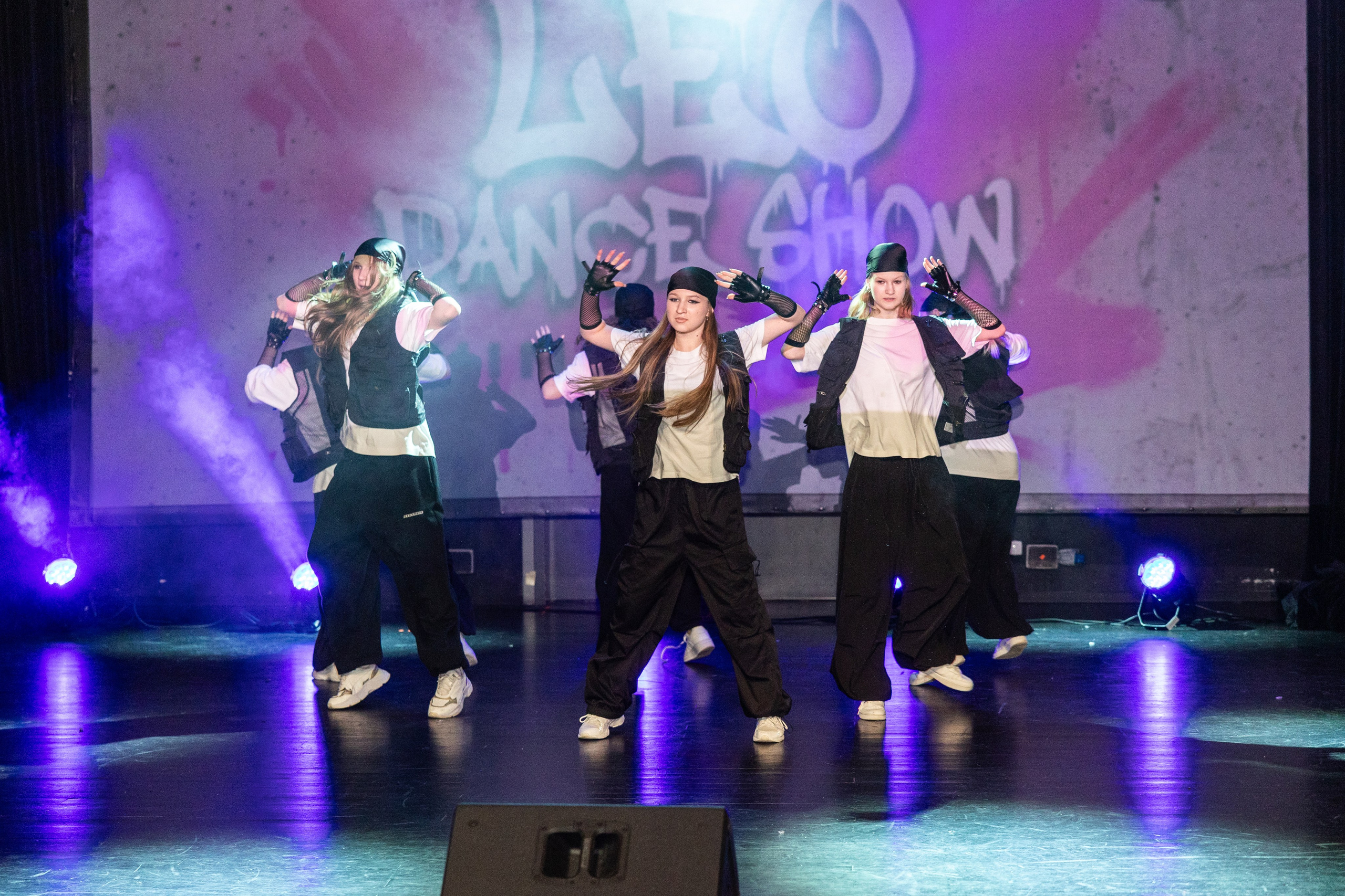 LEO DANCE SHOW WINTER 2025. Семейный и детский фотограф в Варшаве Мила Бобровская