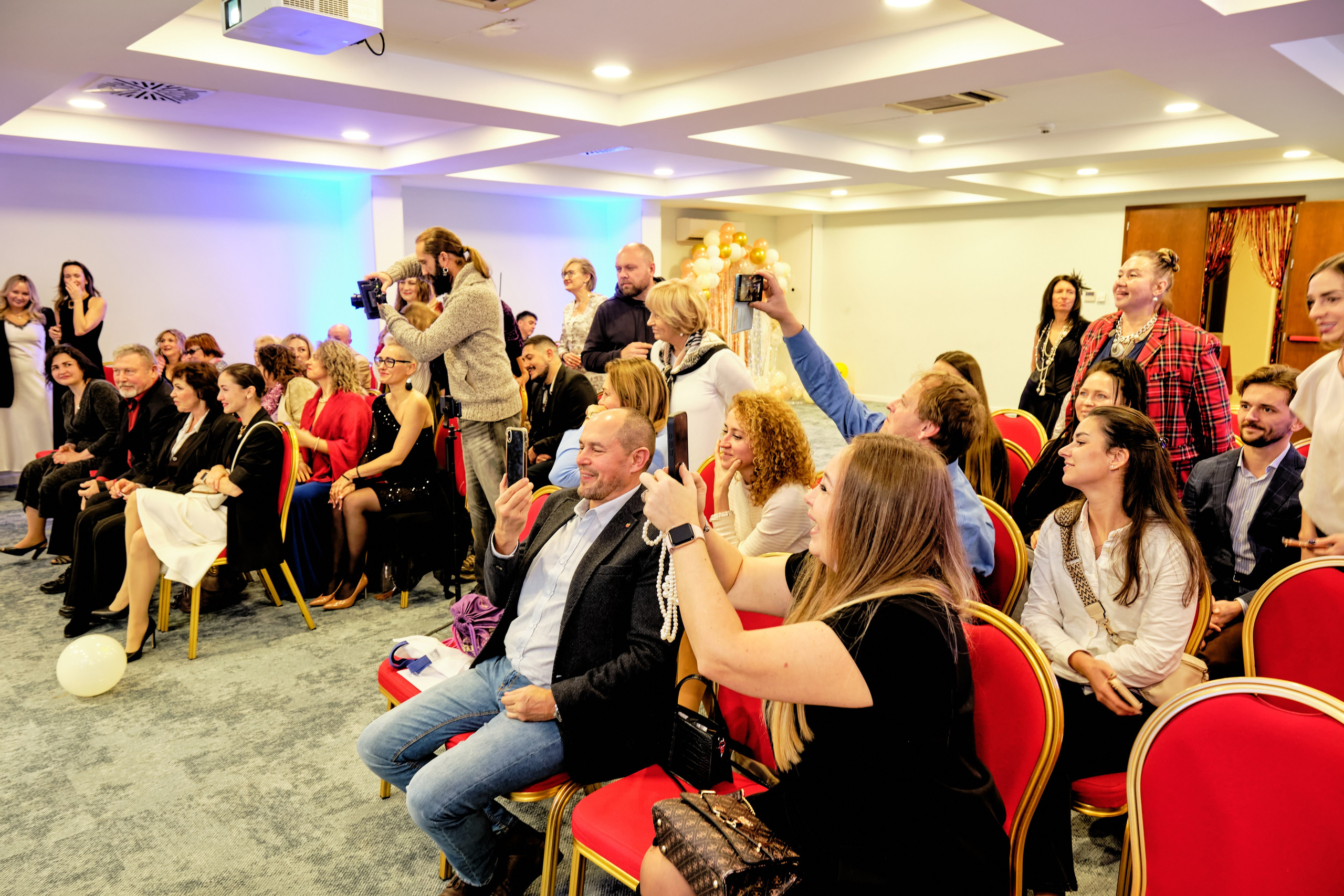 Фоторепортаж з благодійного Новорічного балу у Чорногорії. Портретний фотограф Альона Новгородцева