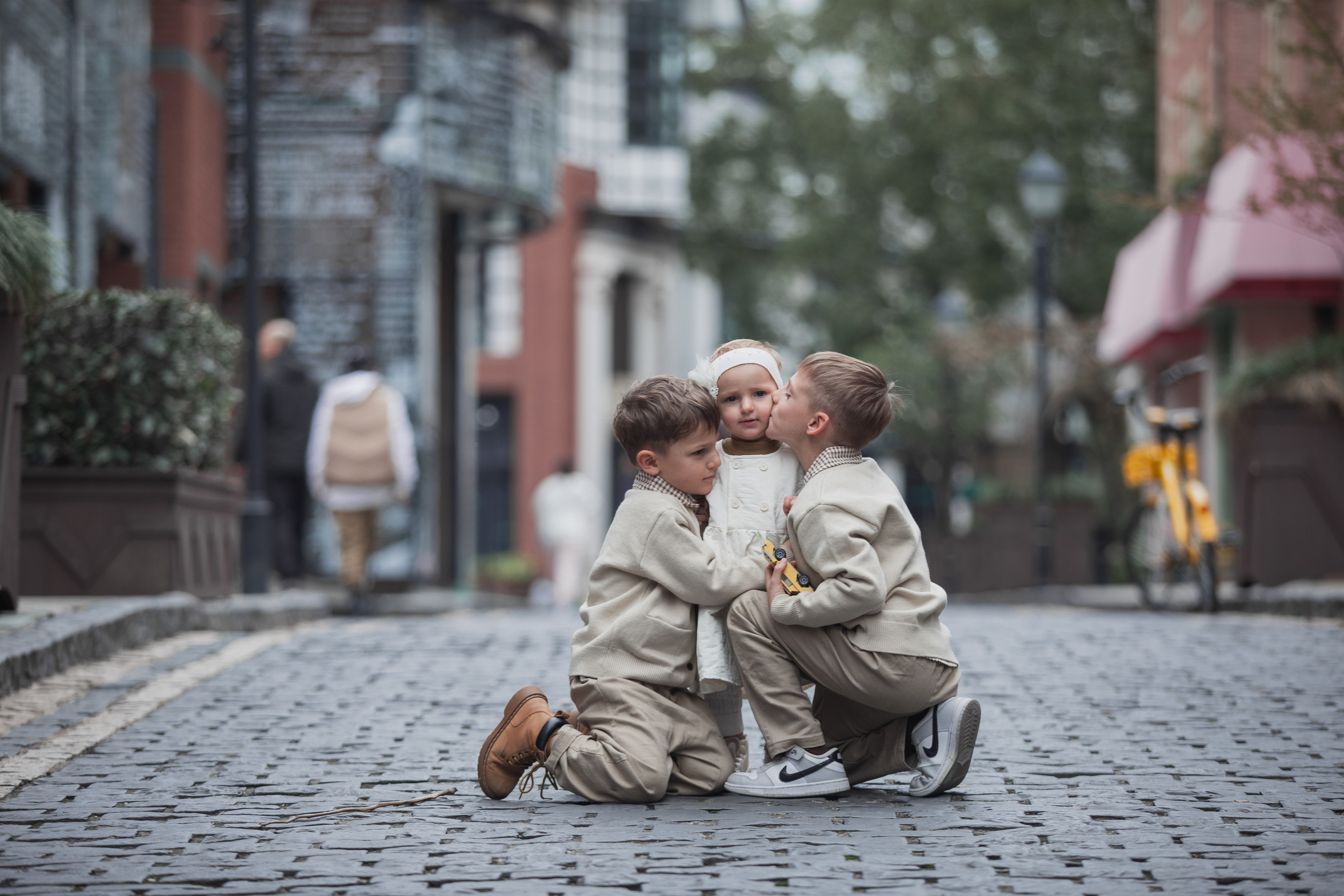 Family photoshoot in Temsa town, Shanghai. Photographer in Shanghai — Lola Pidluskaya