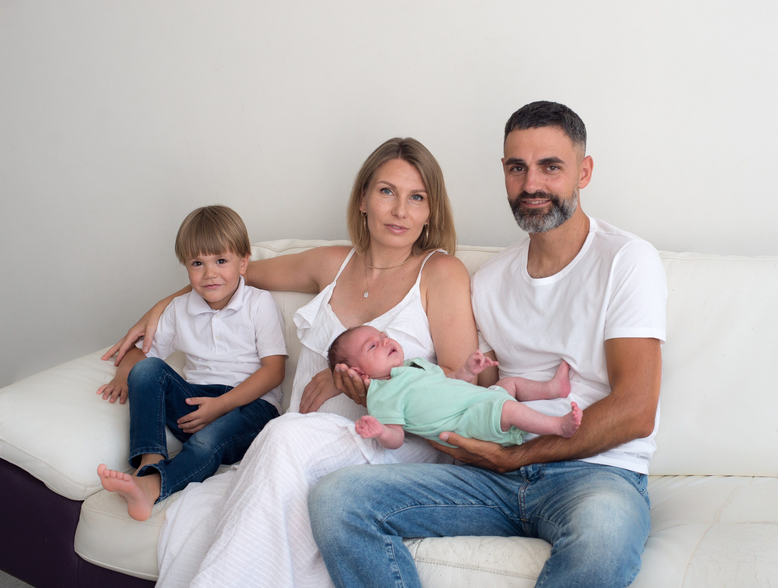 Катя, Андрей Мирон и Лео. Визуальный брендинг