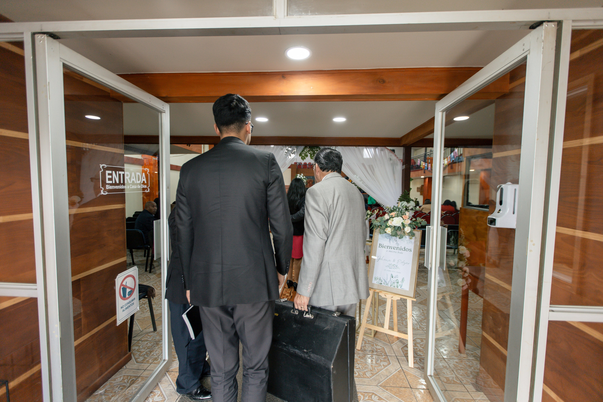 Johana y Edgar. Dinka & Emilio - El arte de preservar lo que no se repite